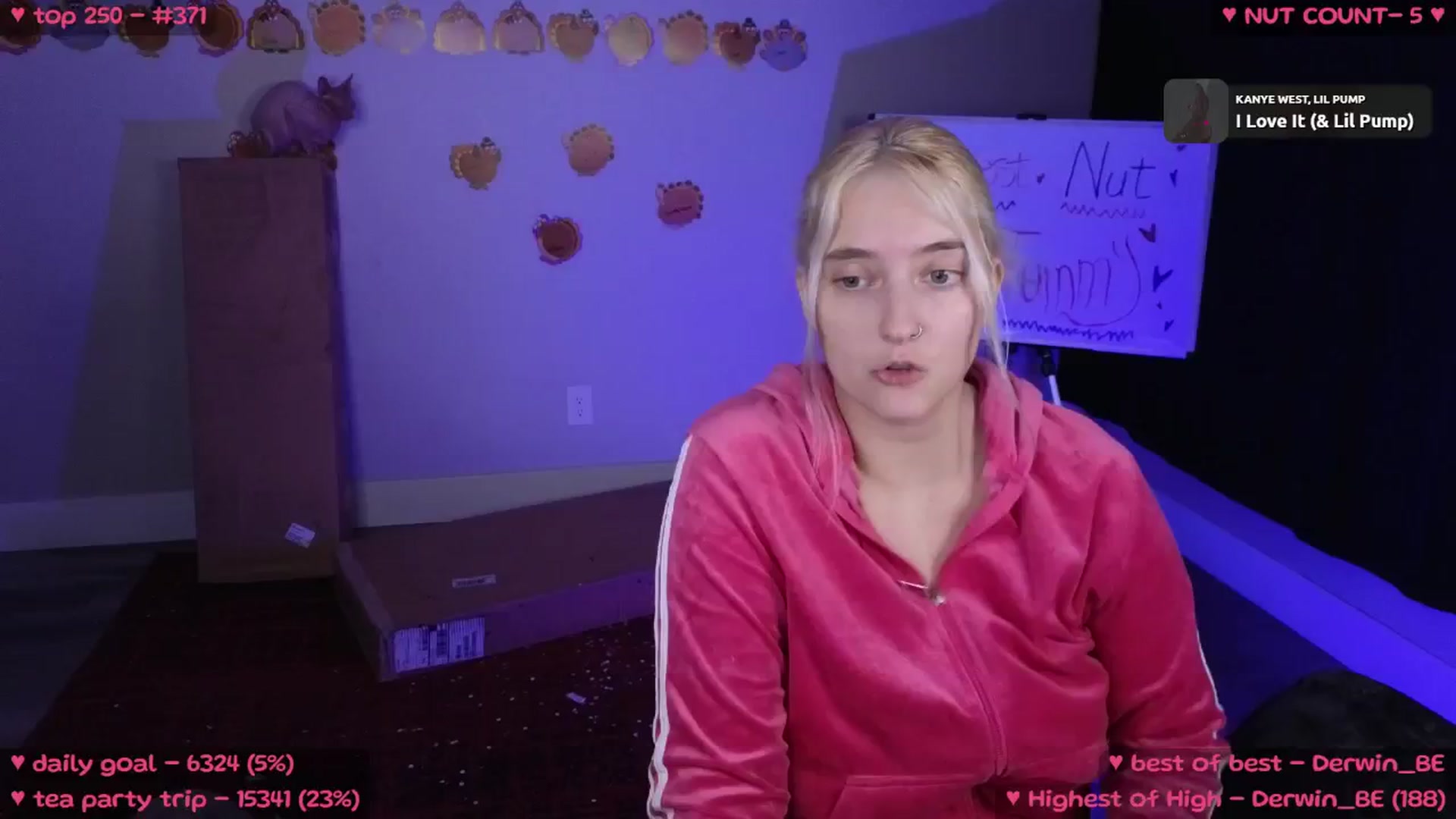 Gallery image thumbnail from MollyMeowz's myfreecams stream on, 11/16/2024, 06:03 image 2 of 20