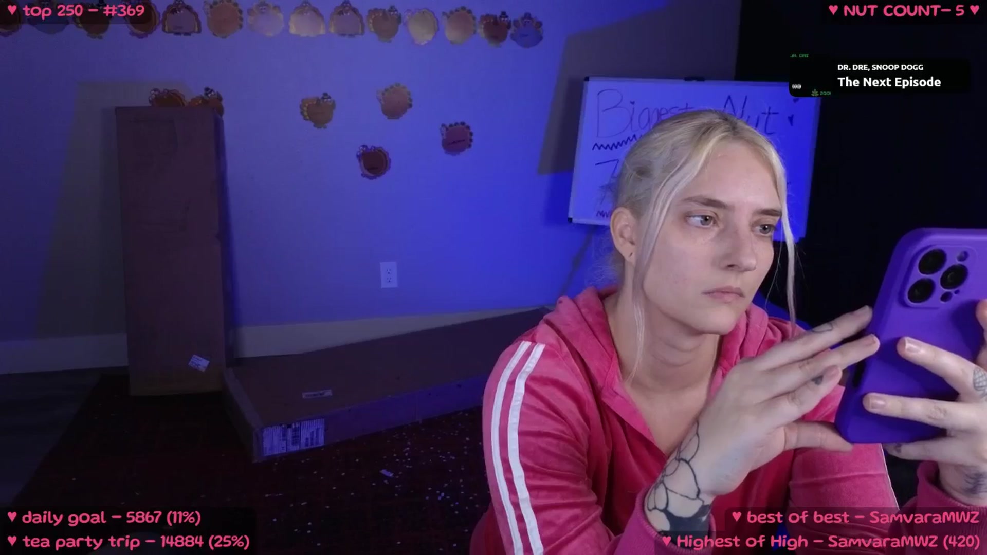 Gallery image thumbnail from MollyMeowz's myfreecams stream on, 11/16/2024, 06:03 image 4 of 20