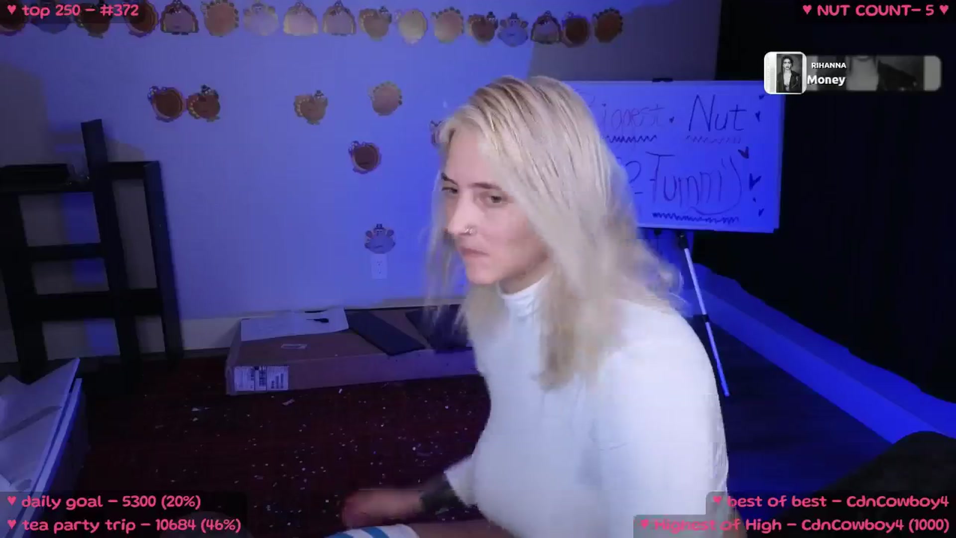 Gallery image thumbnail from MollyMeowz's myfreecams stream on, 11/17/2024, 02:28 image 12 of 20