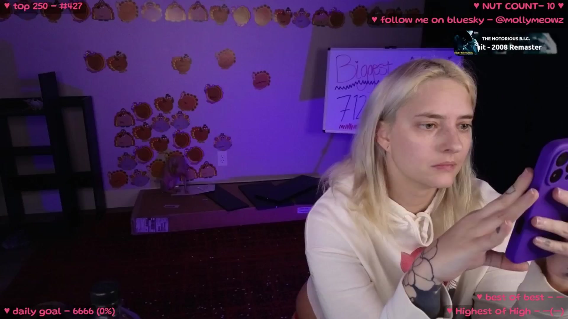 Gallery image thumbnail from MollyMeowz's myfreecams stream on, 11/22/2024, 04:31 image 1 of 20