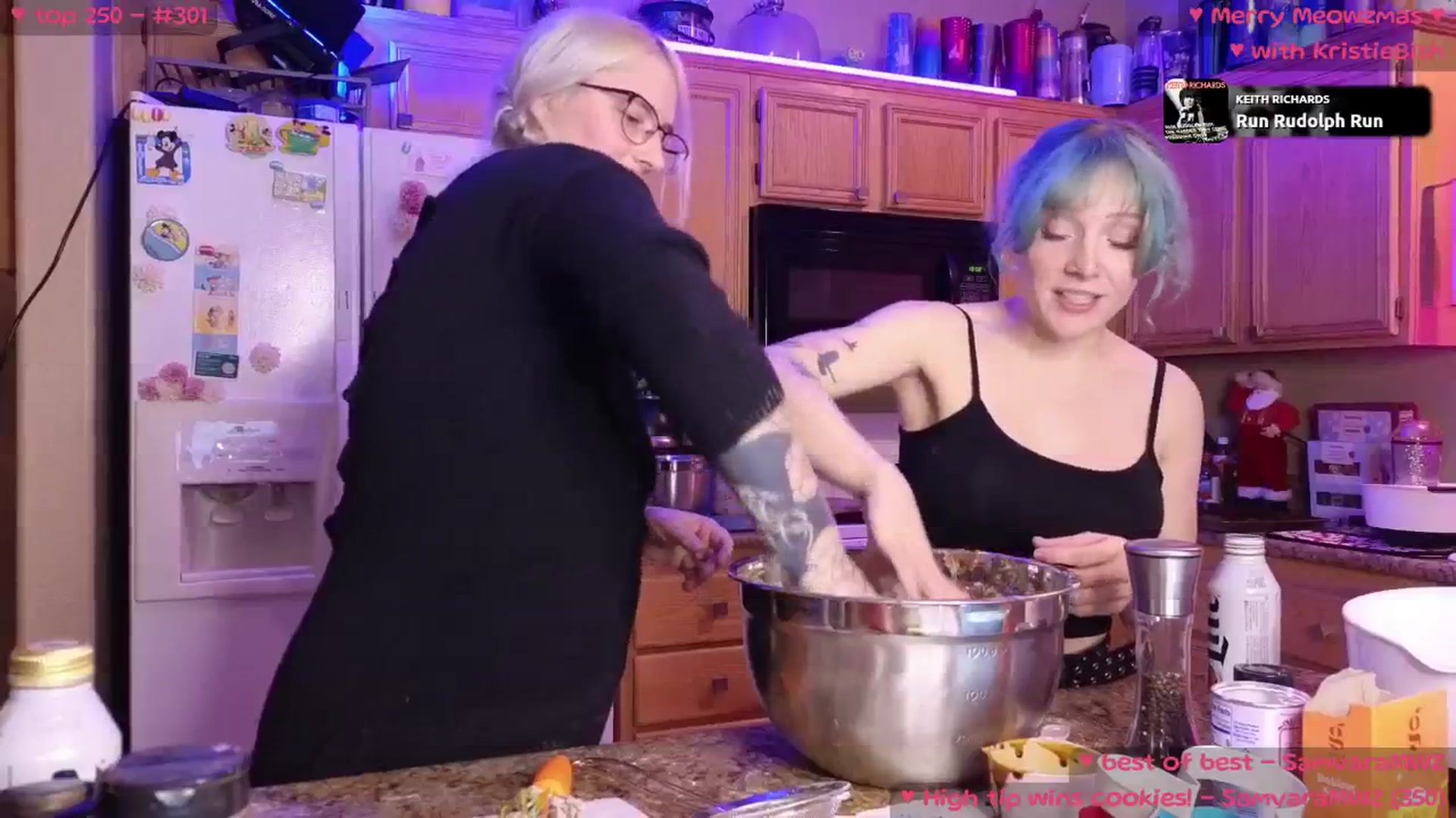 Gallery image thumbnail from MollyMeowz's myfreecams stream on, 12/04/2024, 07:26 image 8 of 20