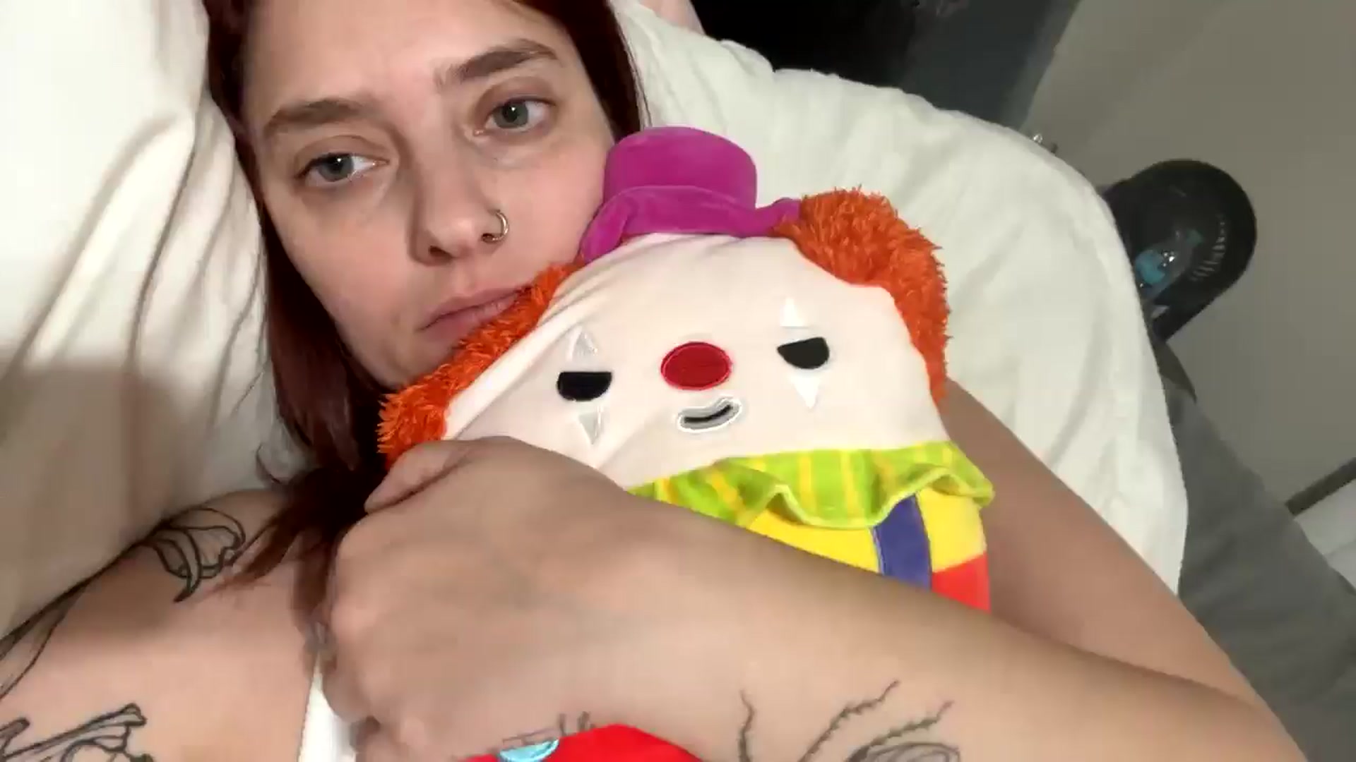 Gallery image thumbnail from MollyMeowz's myfreecams stream on, 12/10/2024, 01:40 image 16 of 20