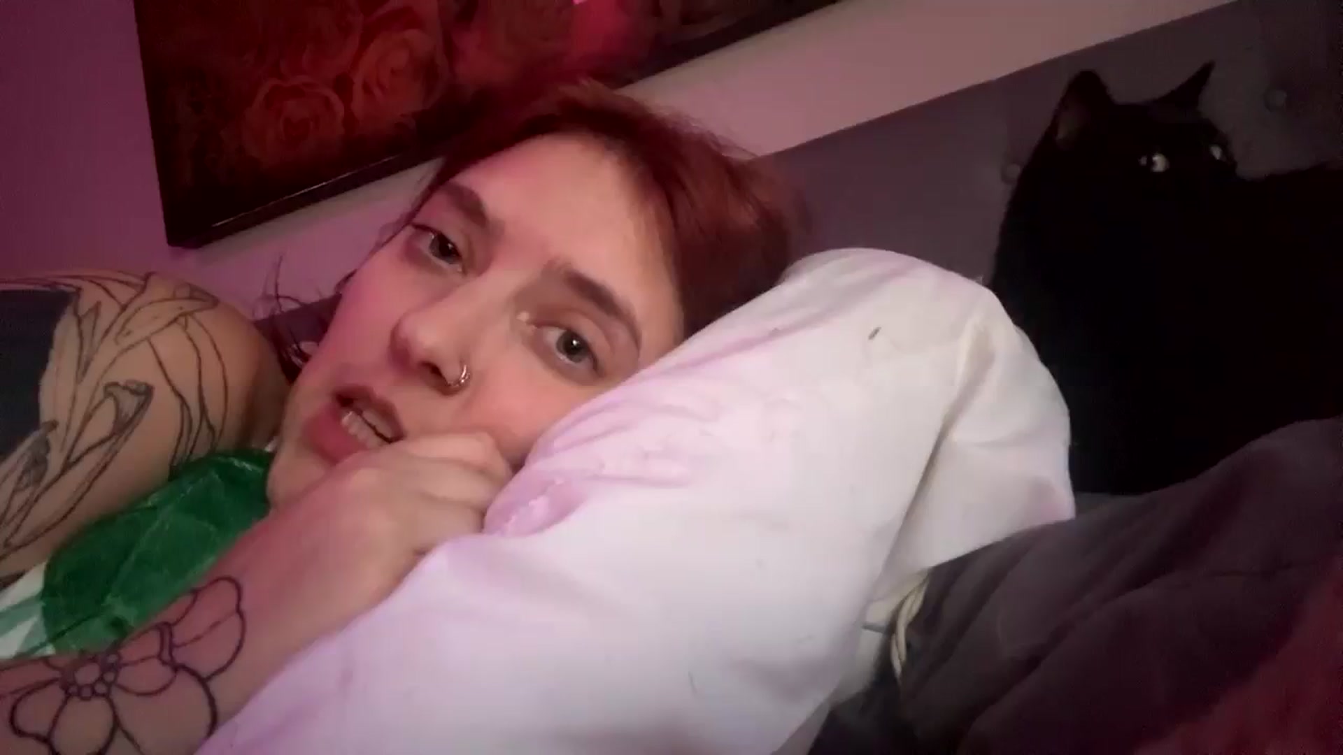 Gallery image thumbnail from MollyMeowz's myfreecams stream on, 12/10/2024, 01:40 image 2 of 20