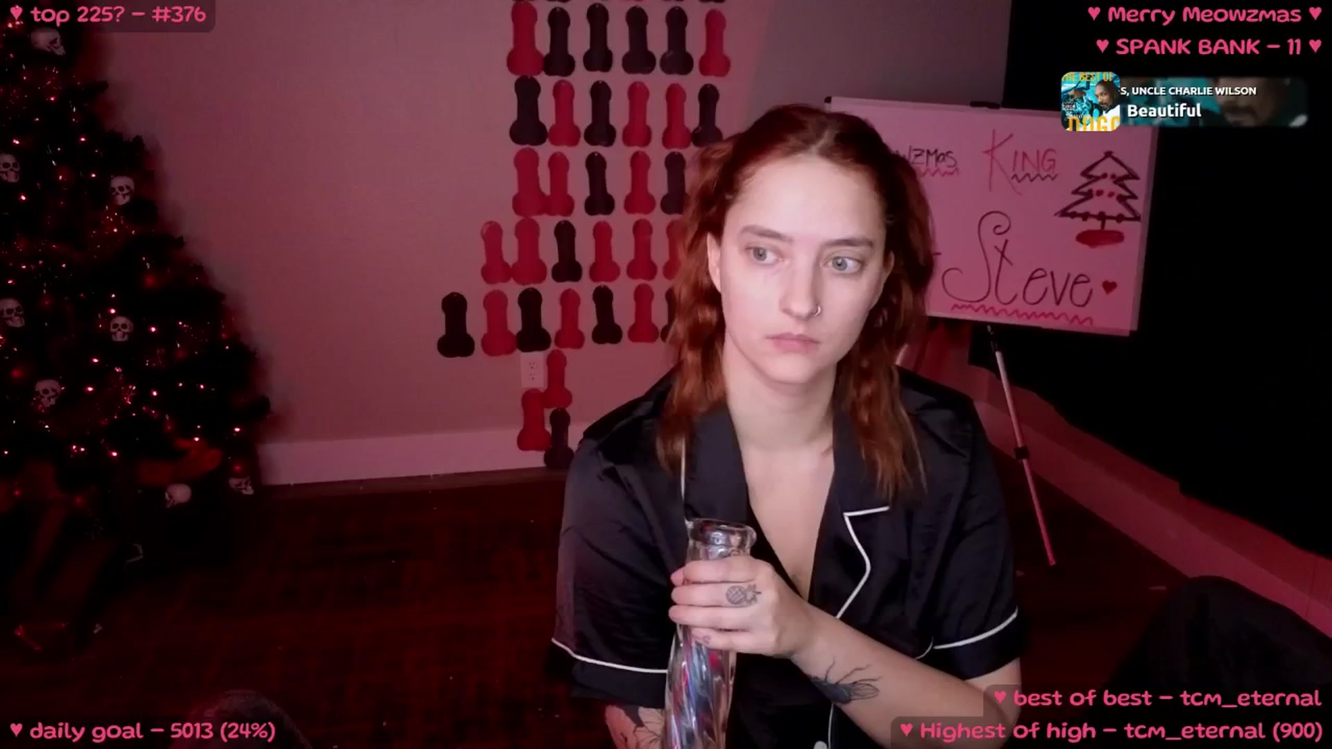 Gallery image thumbnail from MollyMeowz's myfreecams stream on, 12/24/2024, 02:43 image 10 of 20