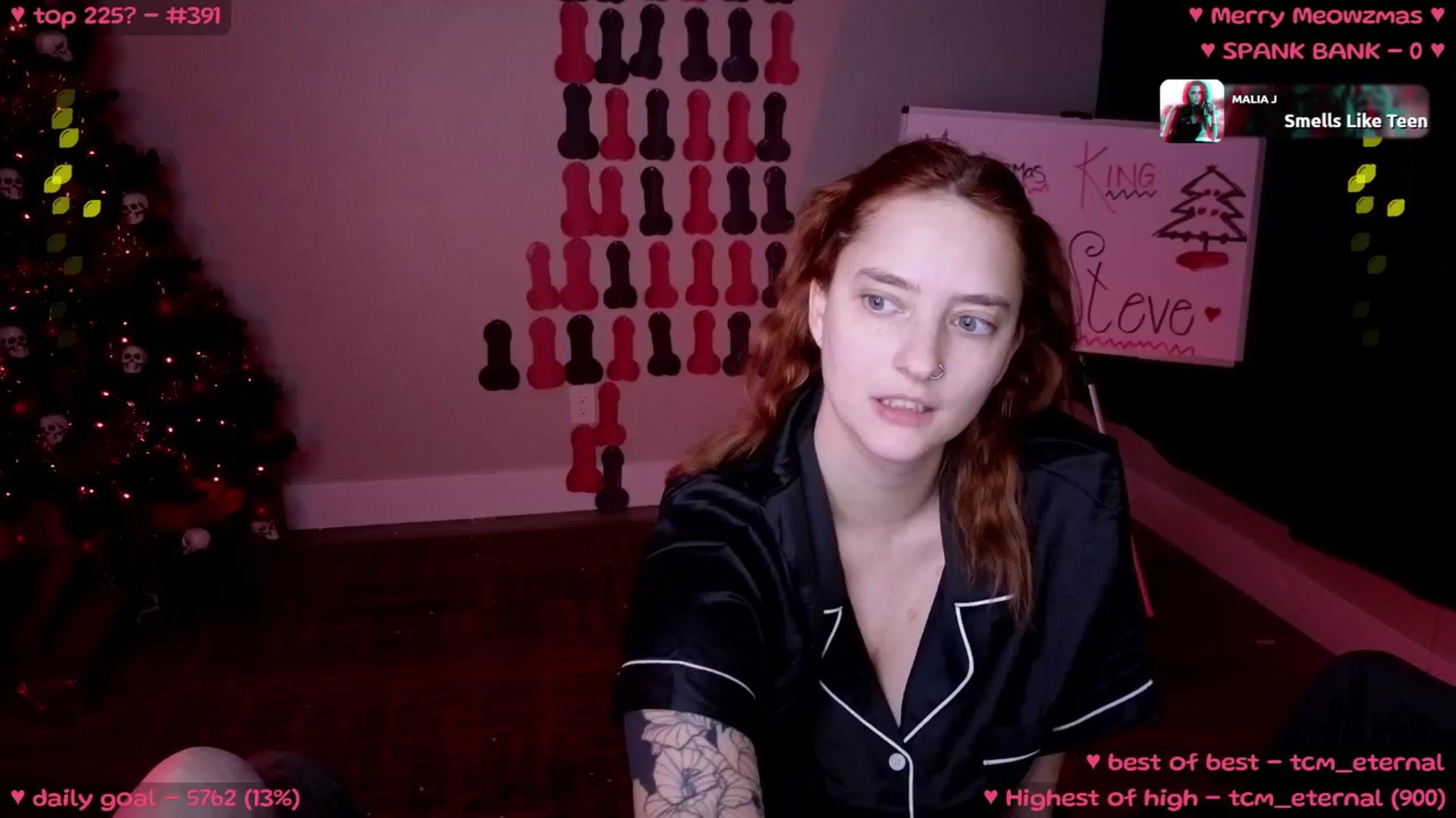 Gallery image thumbnail from MollyMeowz's myfreecams stream on, 12/24/2024, 02:43 image 2 of 20