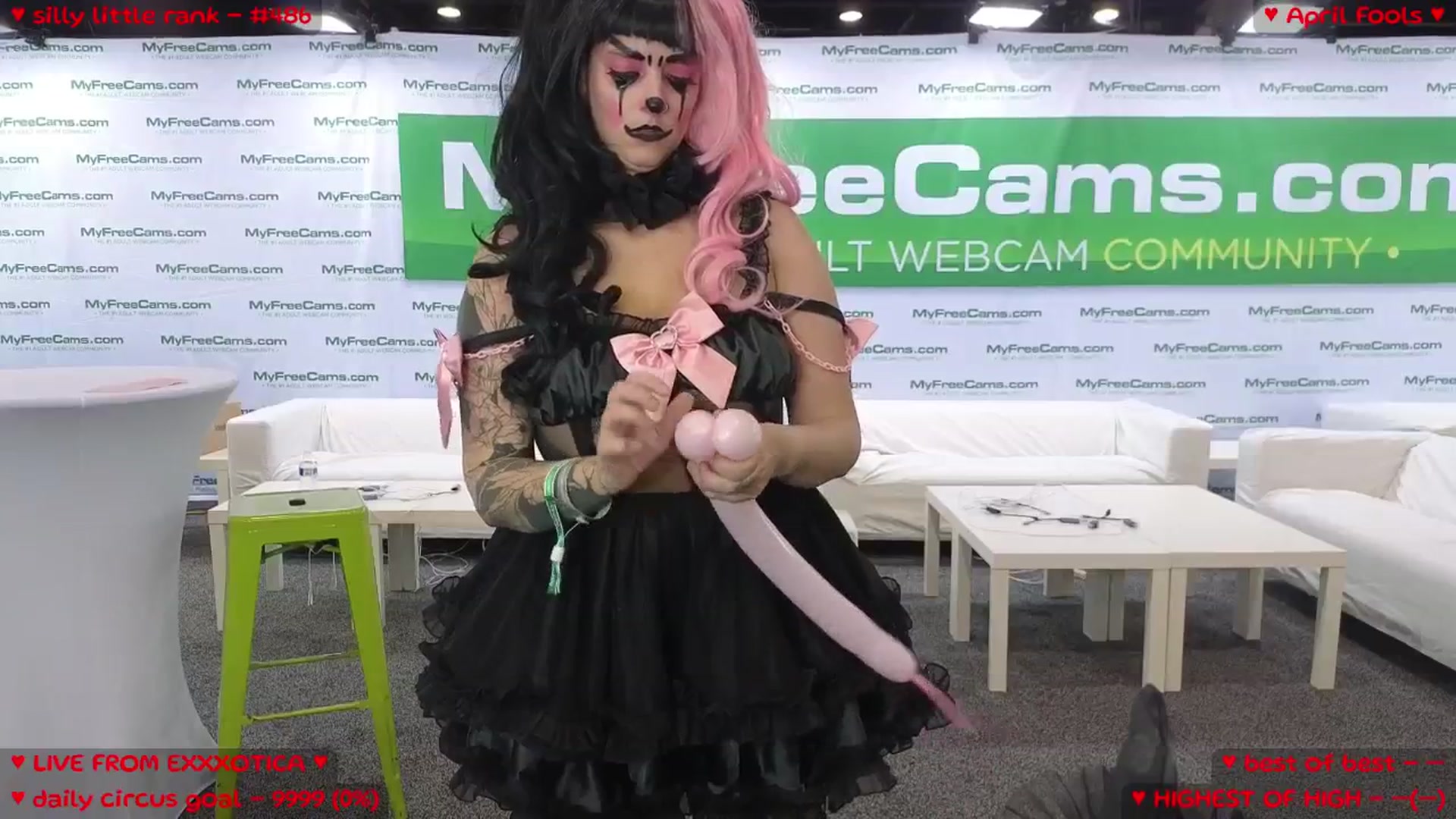 Gallery image thumbnail from MollyMeowz's myfreecams stream on, 04/11/2025, 23:30 image 8 of 20