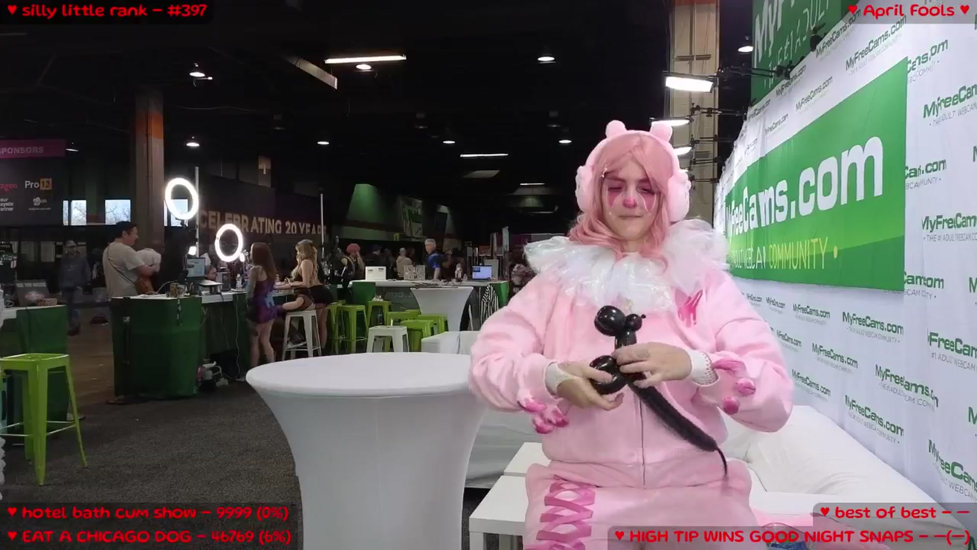 Gallery image thumbnail from MollyMeowz's myfreecams stream on, 04/12/2025, 21:52 image 7 of 20