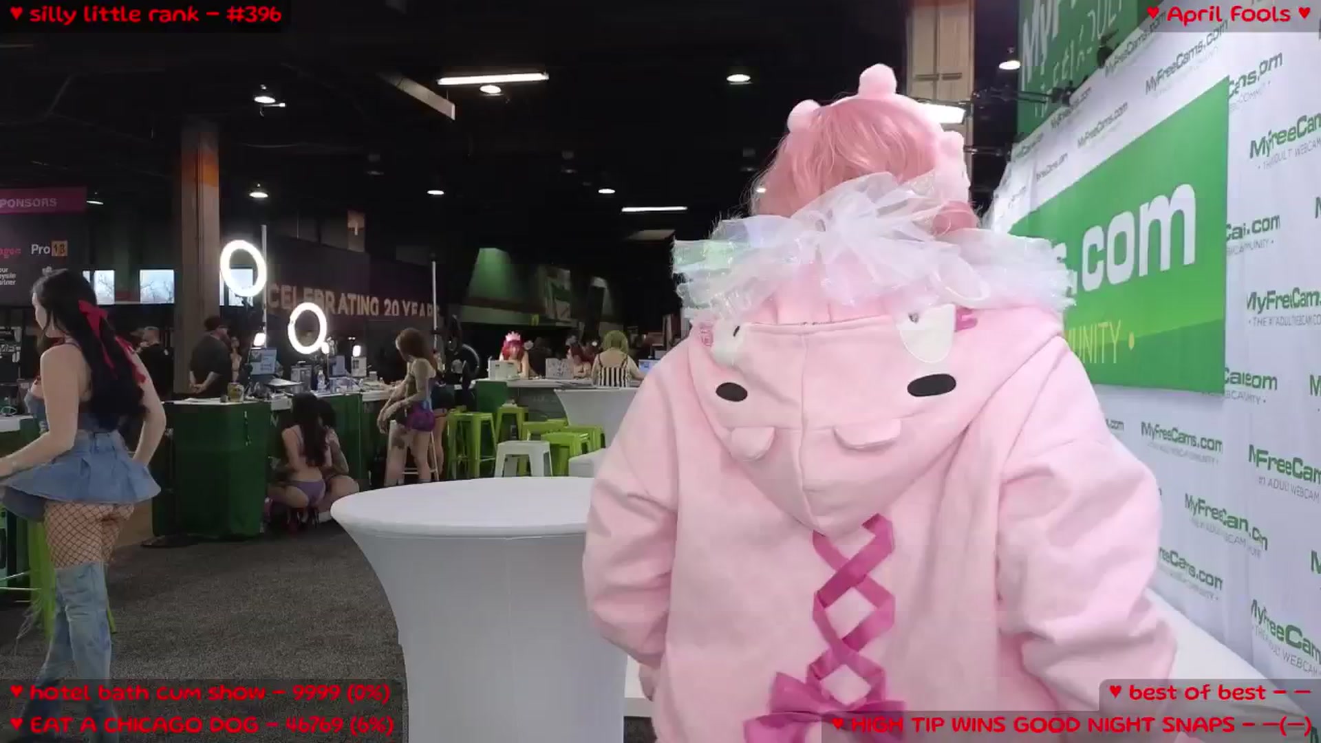 Gallery image thumbnail from MollyMeowz's myfreecams stream on, 04/12/2025, 21:52 image 4 of 20