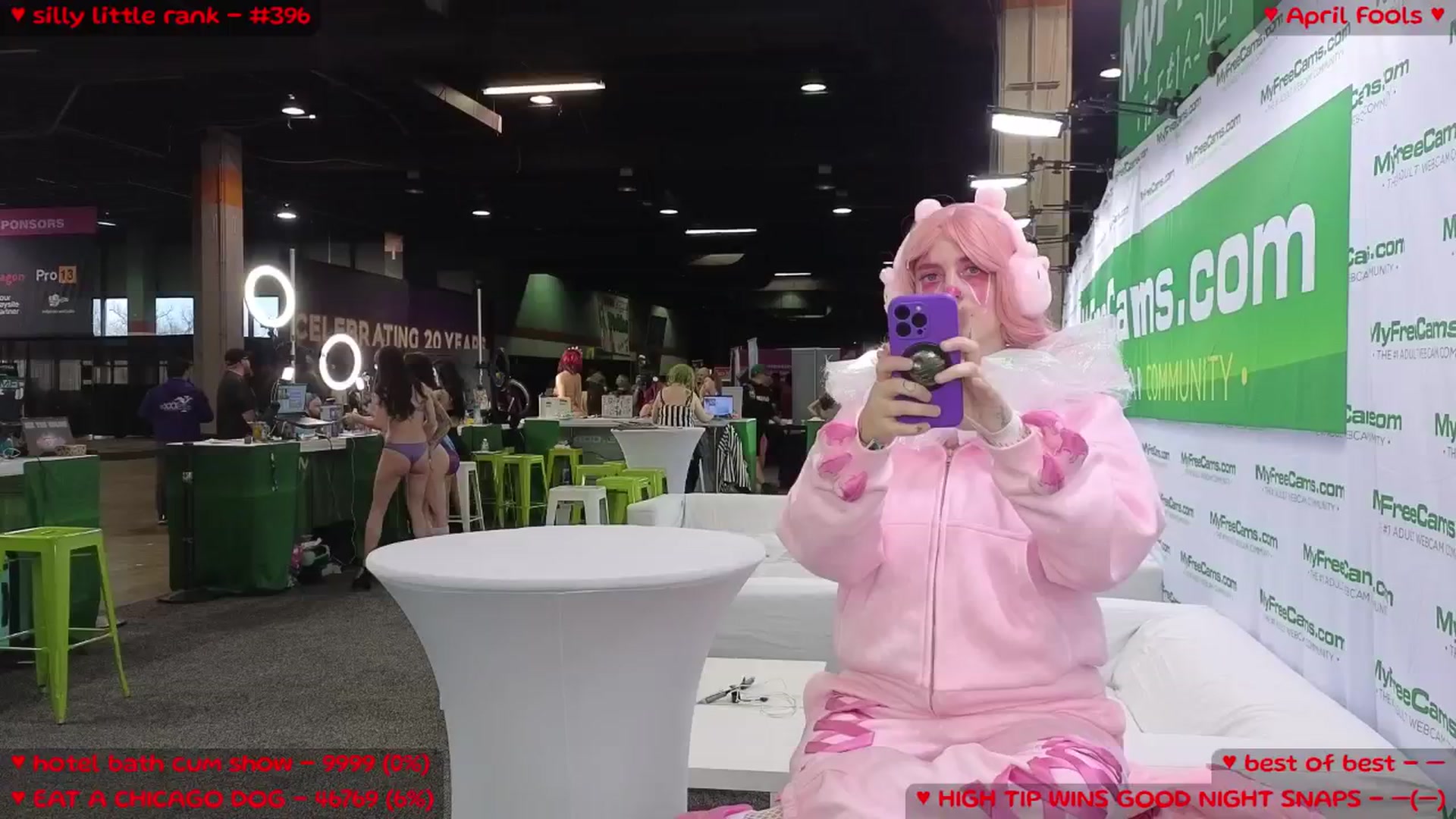 Gallery image thumbnail from MollyMeowz's myfreecams stream on, 04/12/2025, 21:52 image 3 of 20