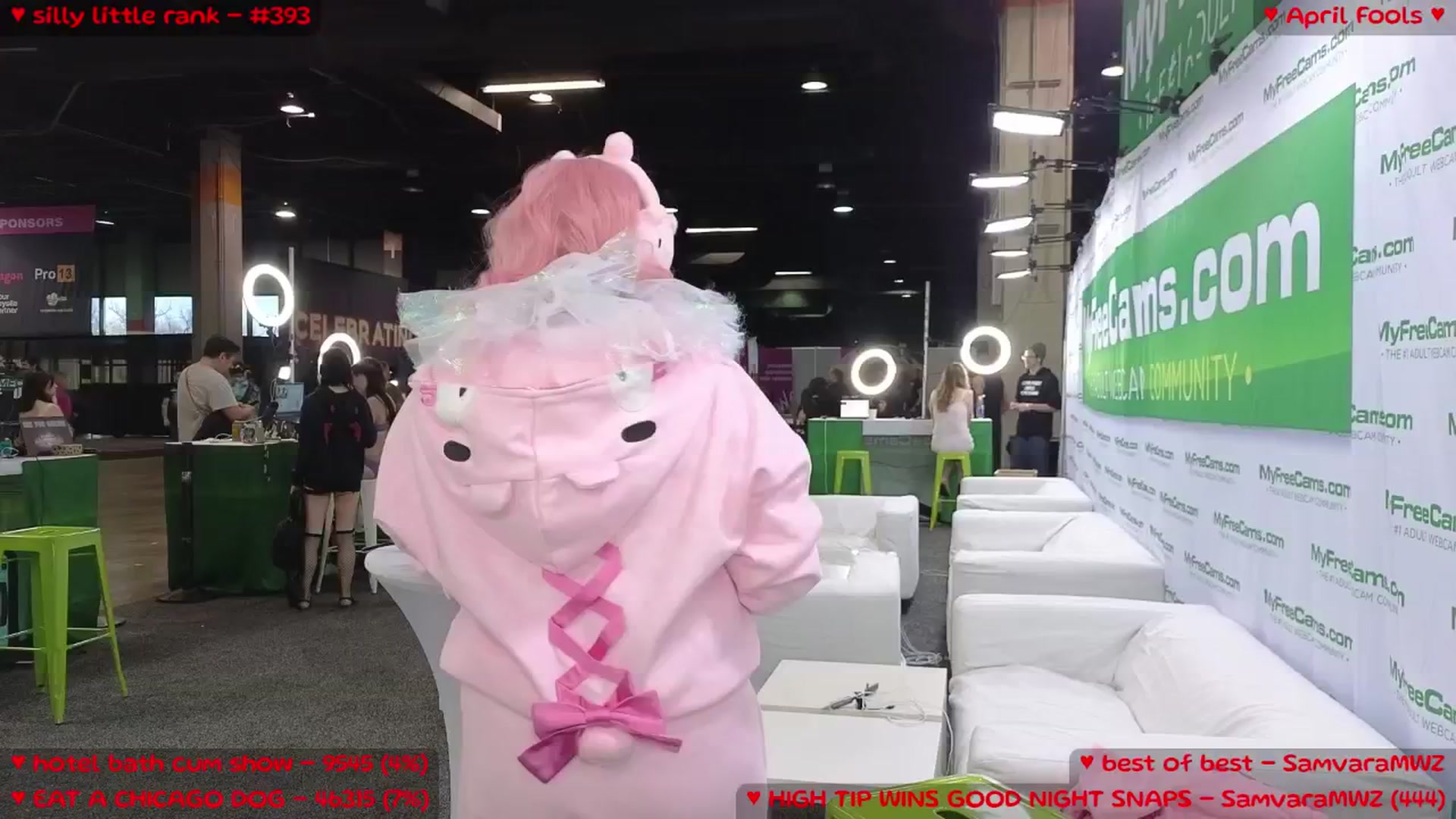 Gallery image thumbnail from MollyMeowz's myfreecams stream on, 04/12/2025, 21:52 image 11 of 20