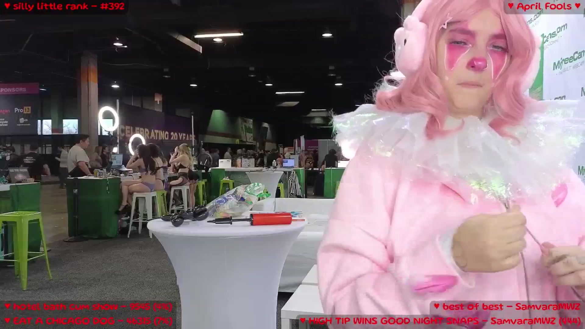 Gallery image thumbnail from MollyMeowz's myfreecams stream on, 04/12/2025, 21:52 image 10 of 20