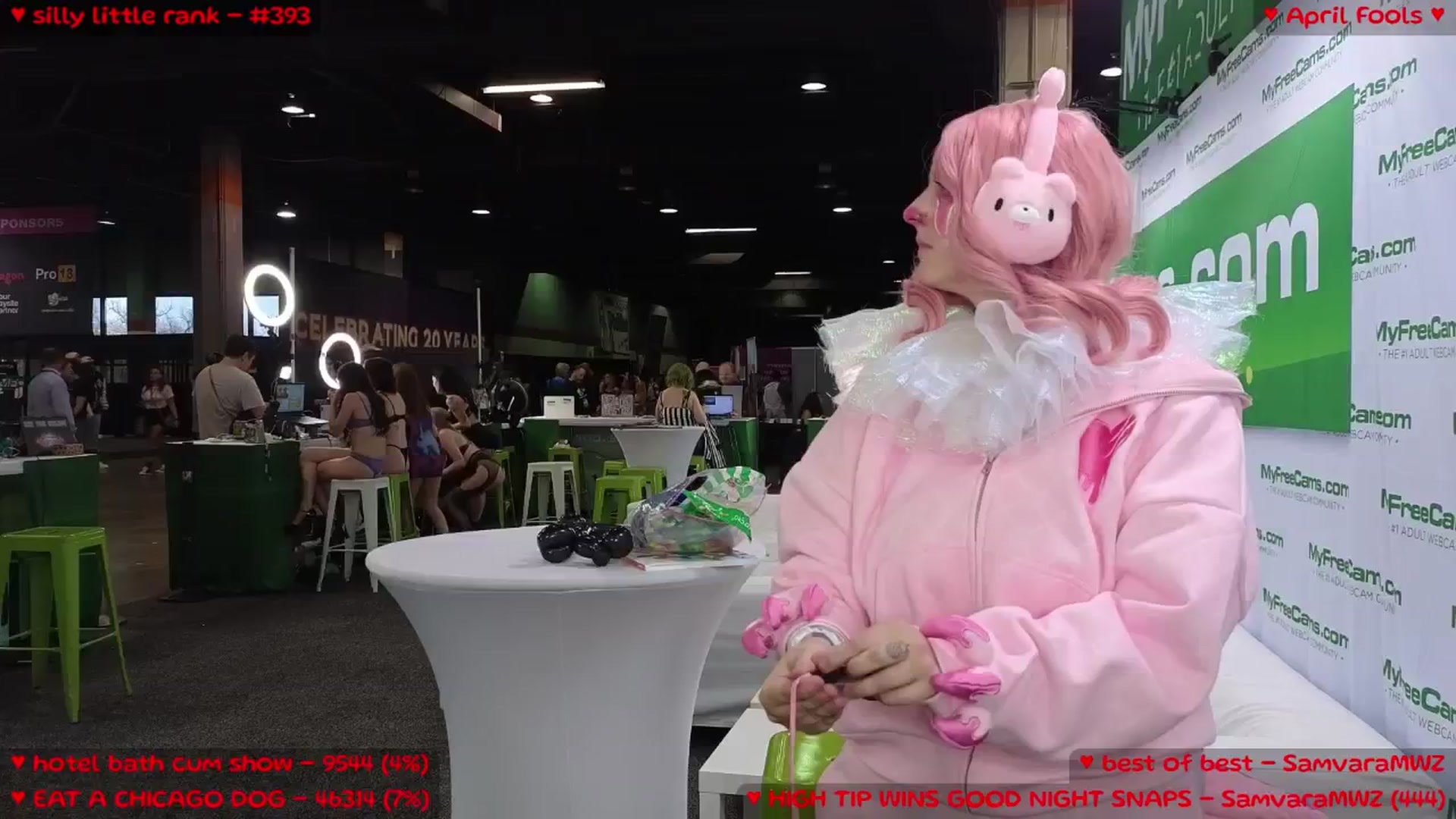 Gallery image thumbnail from MollyMeowz's myfreecams stream on, 04/12/2025, 21:52 image 14 of 20