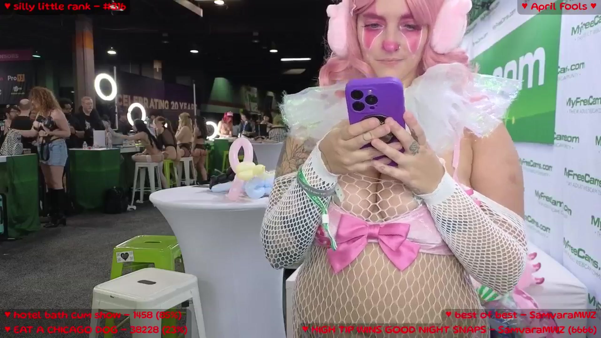 Gallery image thumbnail from MollyMeowz's myfreecams stream on, 04/13/2025, 02:25 image 19 of 20