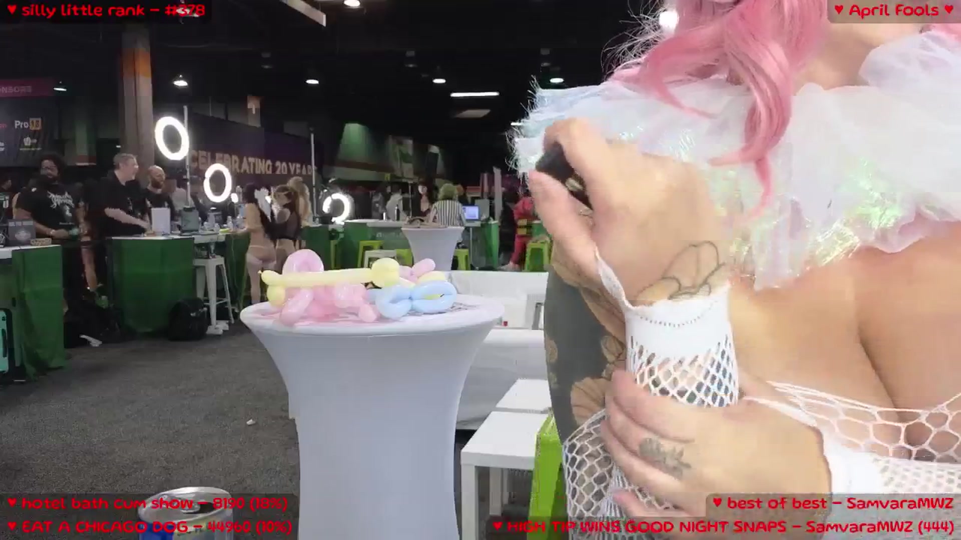 Gallery image thumbnail from MollyMeowz's myfreecams stream on, 04/13/2025, 02:25 image 17 of 20