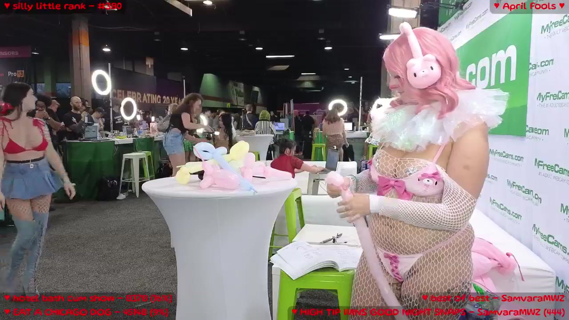 Gallery image thumbnail from MollyMeowz's myfreecams stream on, 04/13/2025, 02:25 image 11 of 20