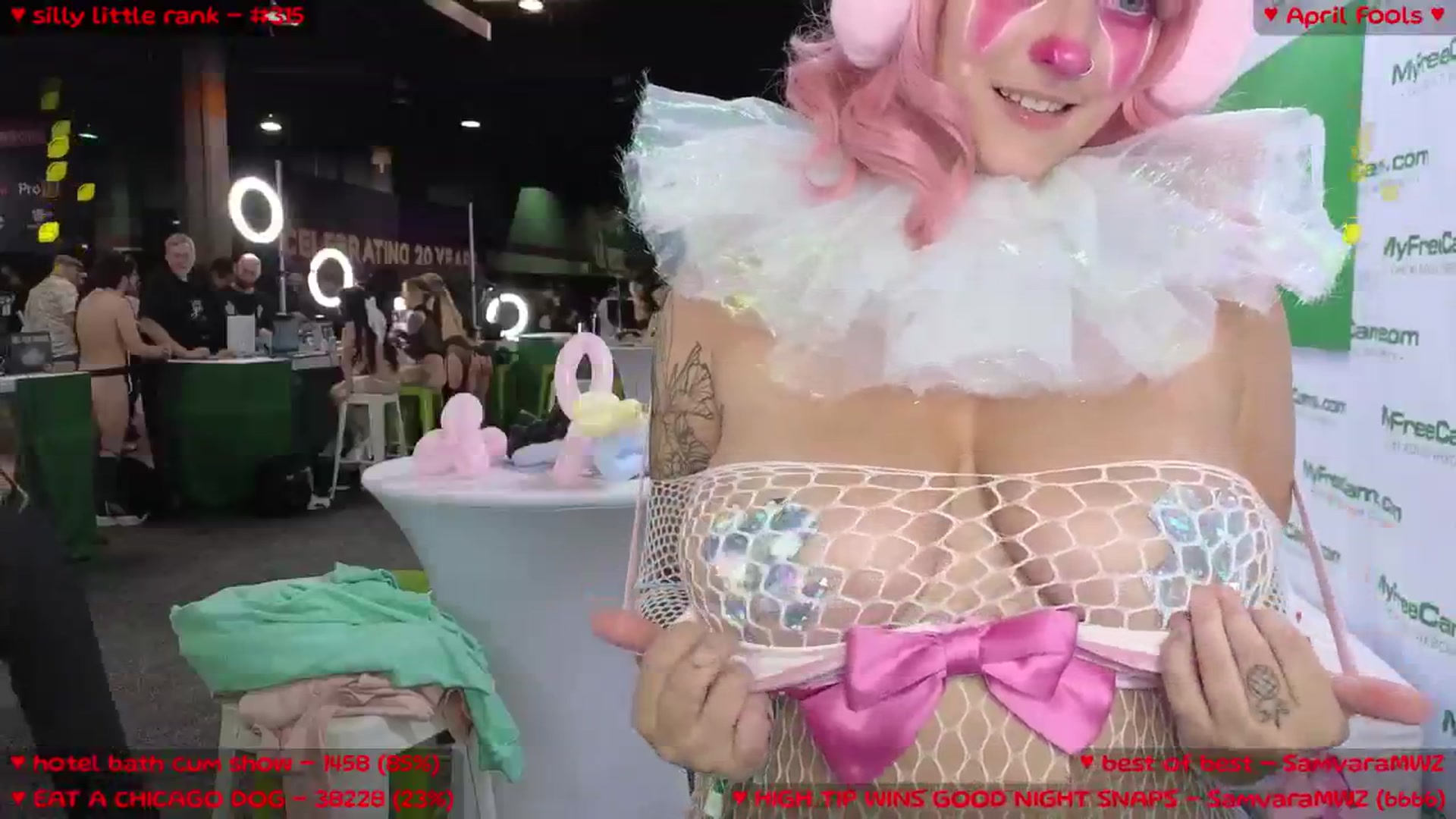 Gallery image thumbnail from MollyMeowz's myfreecams stream on, 04/13/2025, 02:25 image 18 of 20