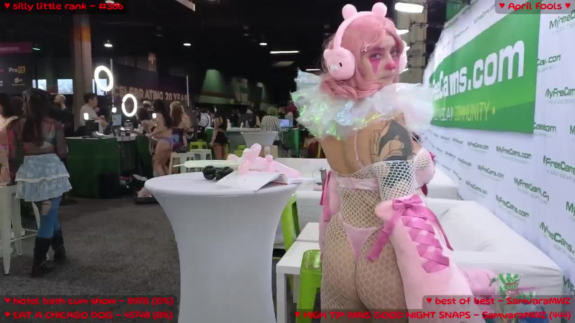 Gallery image thumbnail from MollyMeowz's myfreecams stream on, 04/13/2025, 02:25 image 2 of 20