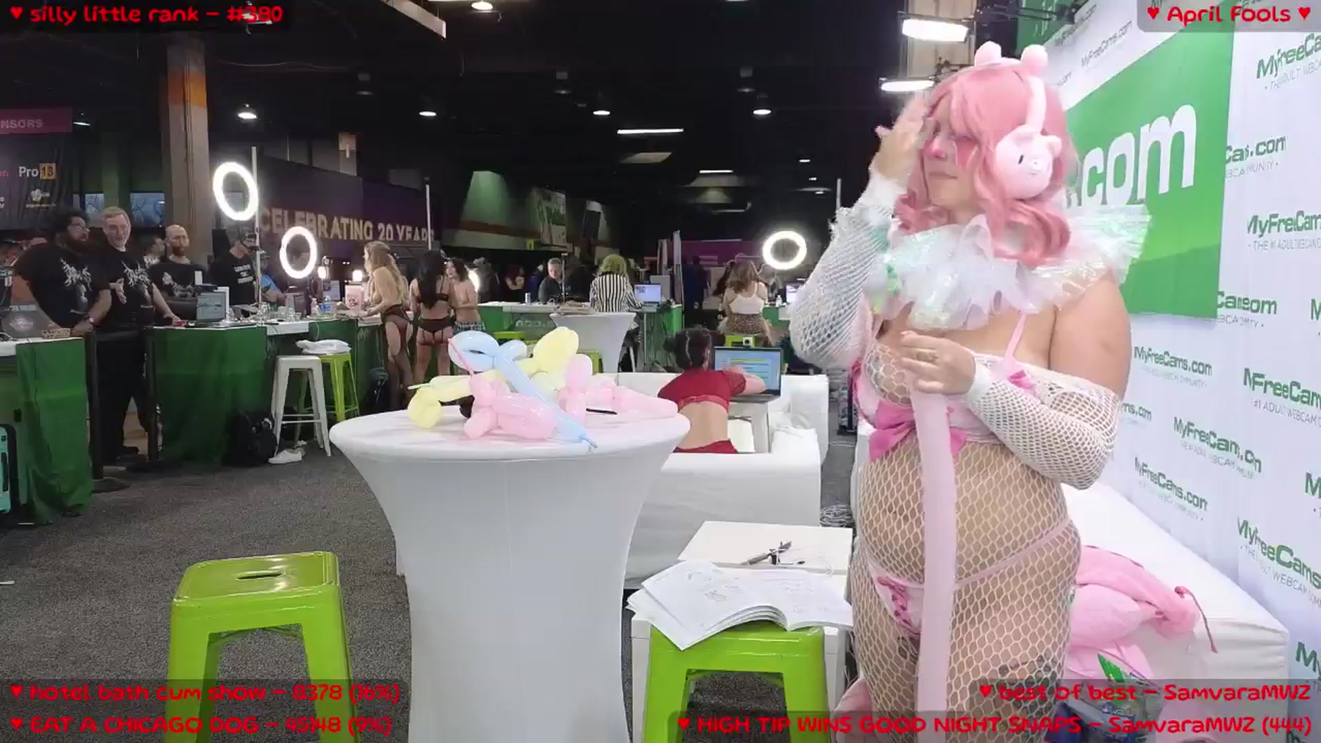 Gallery image thumbnail from MollyMeowz's myfreecams stream on, 04/13/2025, 02:25 image 10 of 20
