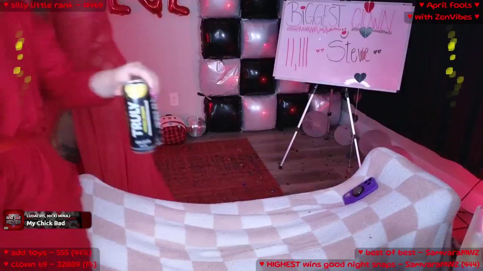 Gallery image thumbnail from MollyMeowz's myfreecams stream on, 04/26/2025, 01:36 image 2 of 20
