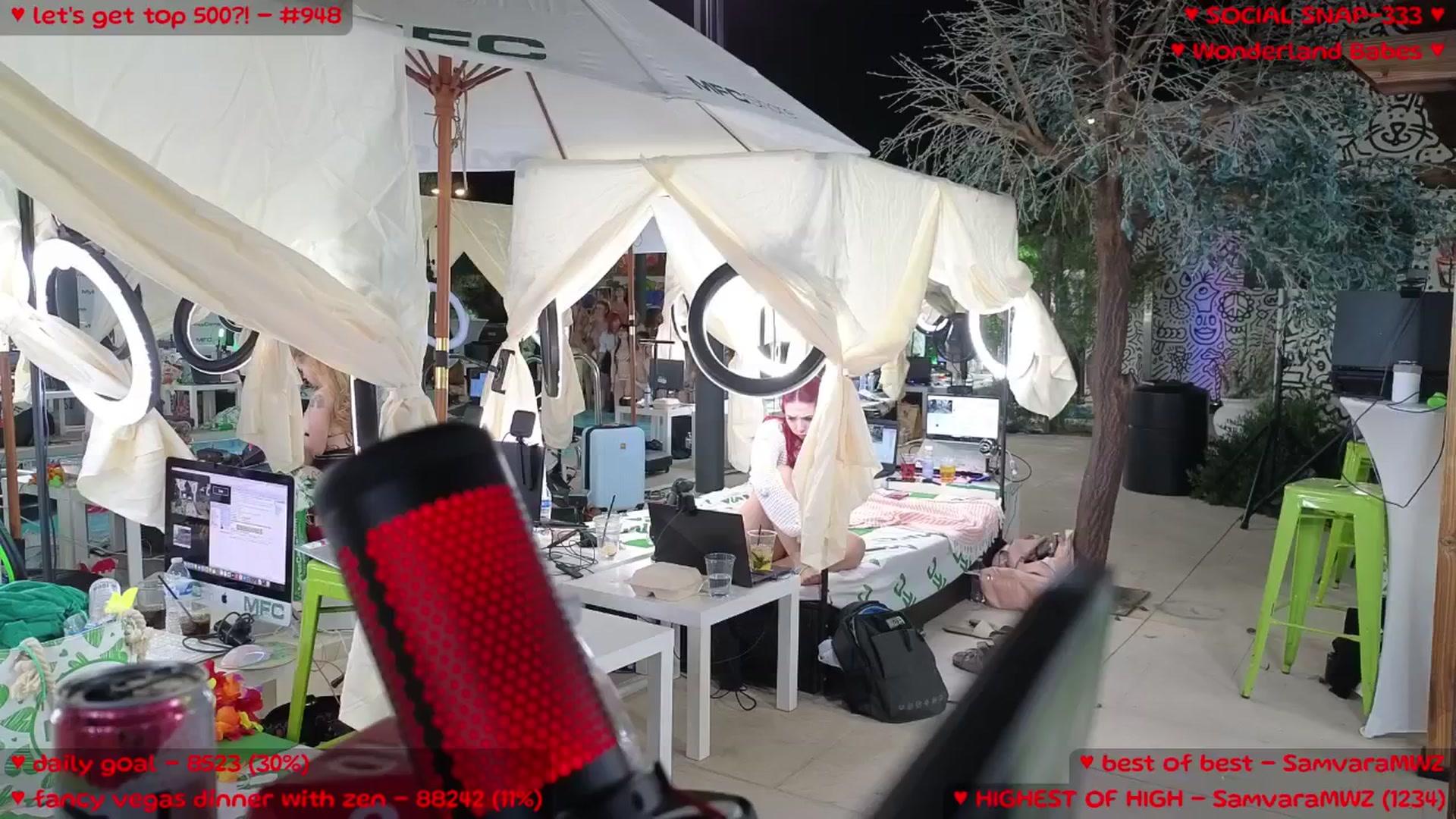 Gallery image thumbnail from MollyMeowz's myfreecams stream on, 05/21/2025, 04:45 image 10 of 20