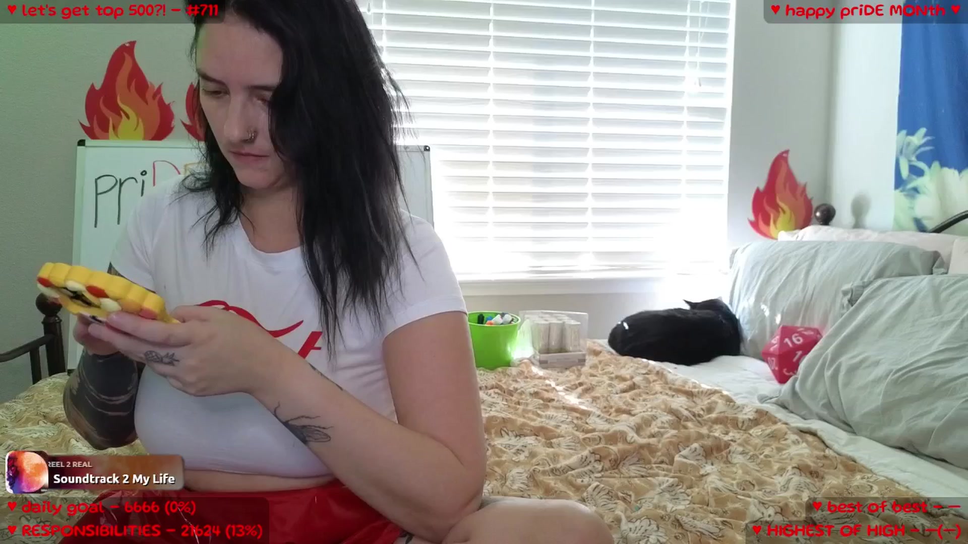 Gallery image thumbnail from MollyMeowz's myfreecams stream on, 06/13/2025, 01:44 image 1 of 20