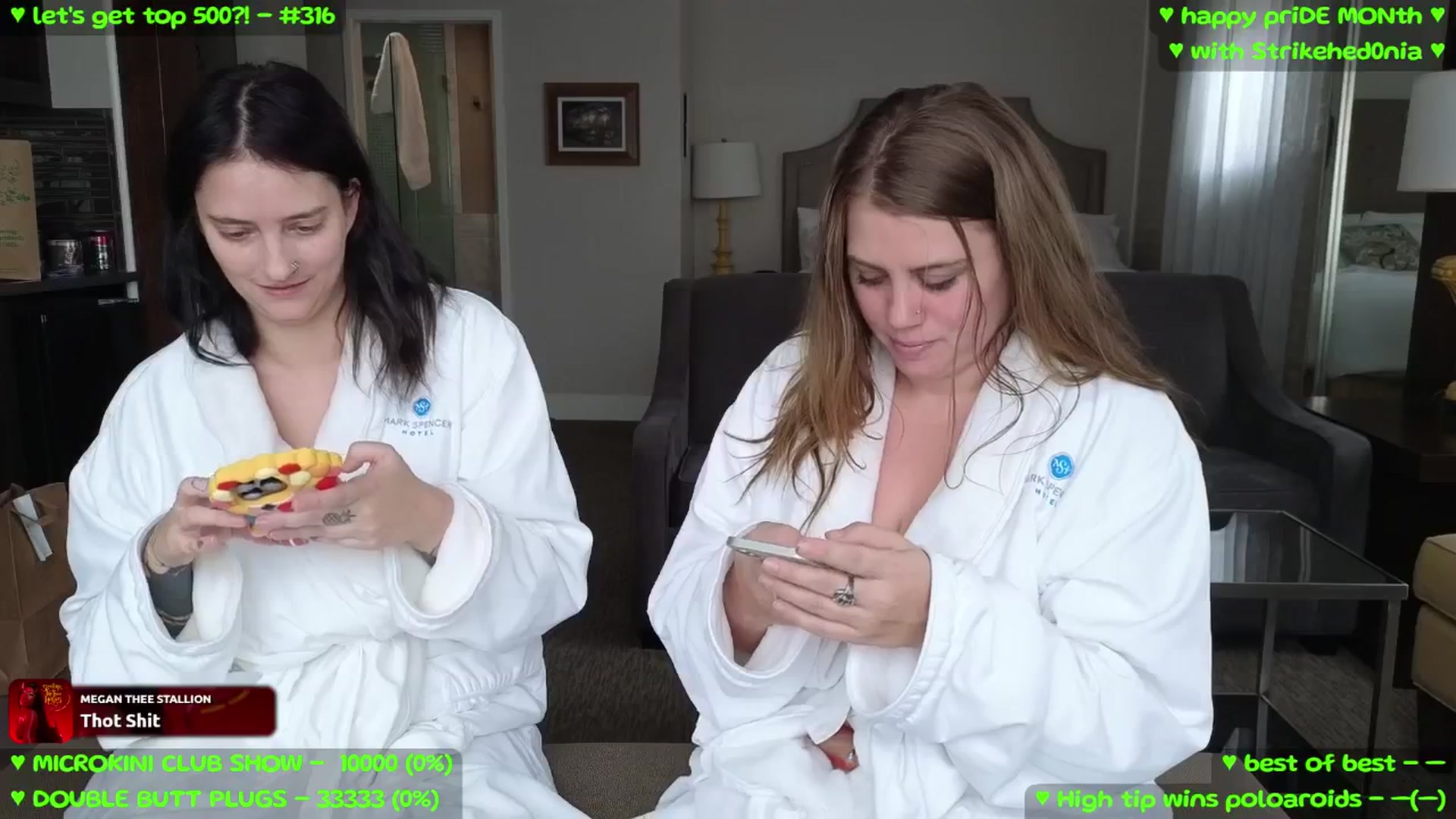 Gallery image thumbnail from MollyMeowz's myfreecams stream on, 06/22/2025, 21:36 image 15 of 20