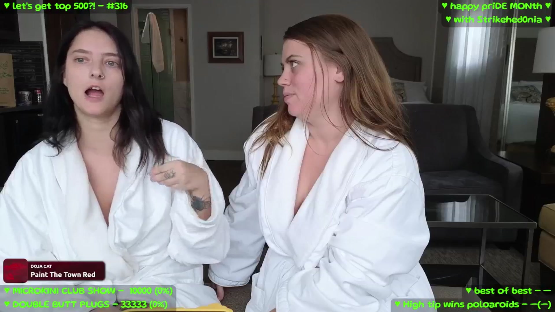 Gallery image thumbnail from MollyMeowz's myfreecams stream on, 06/22/2025, 21:36 image 11 of 20