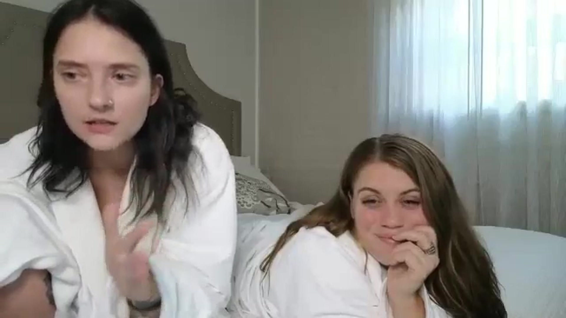 Gallery image thumbnail from MollyMeowz's myfreecams stream on, 06/23/2025, 03:09 image 13 of 20