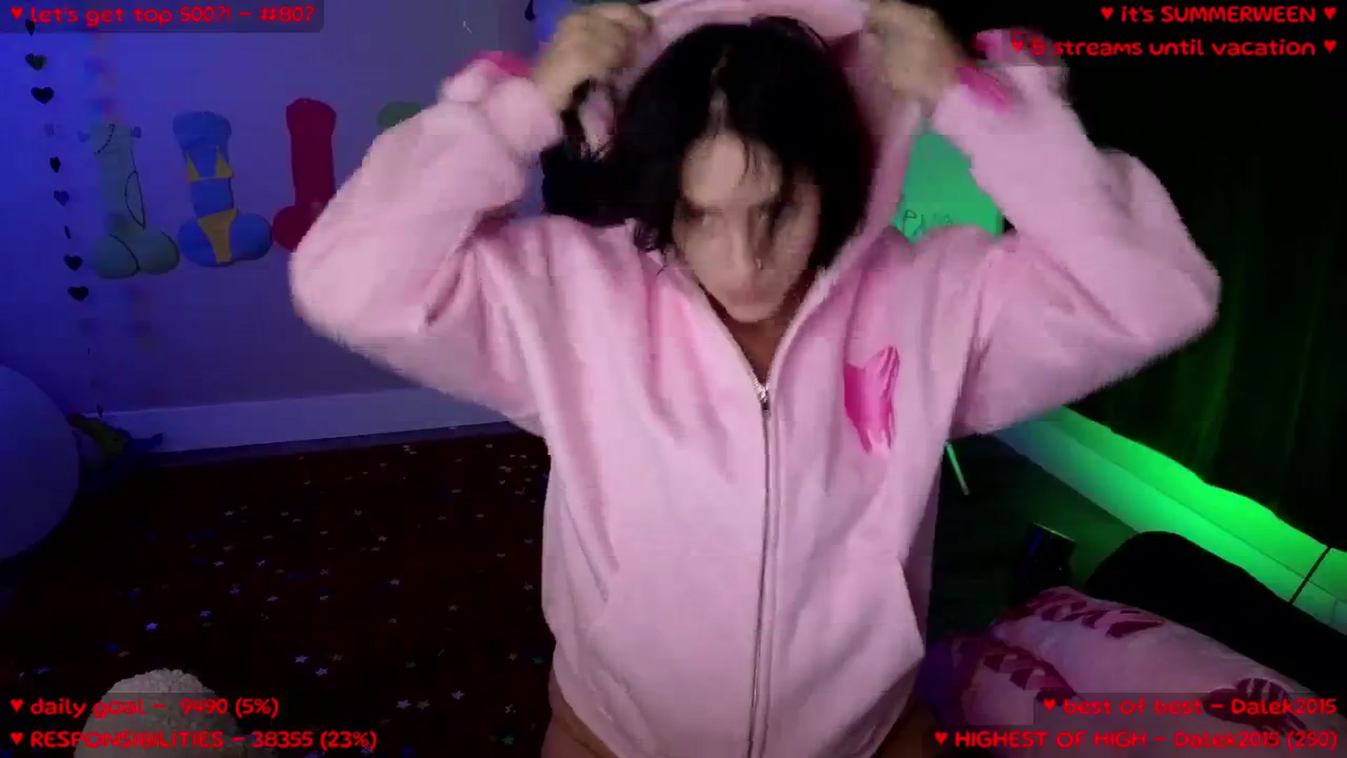 Gallery image thumbnail from MollyMeowz's myfreecams stream on, 08/07/2025, 01:31 image 8 of 20
