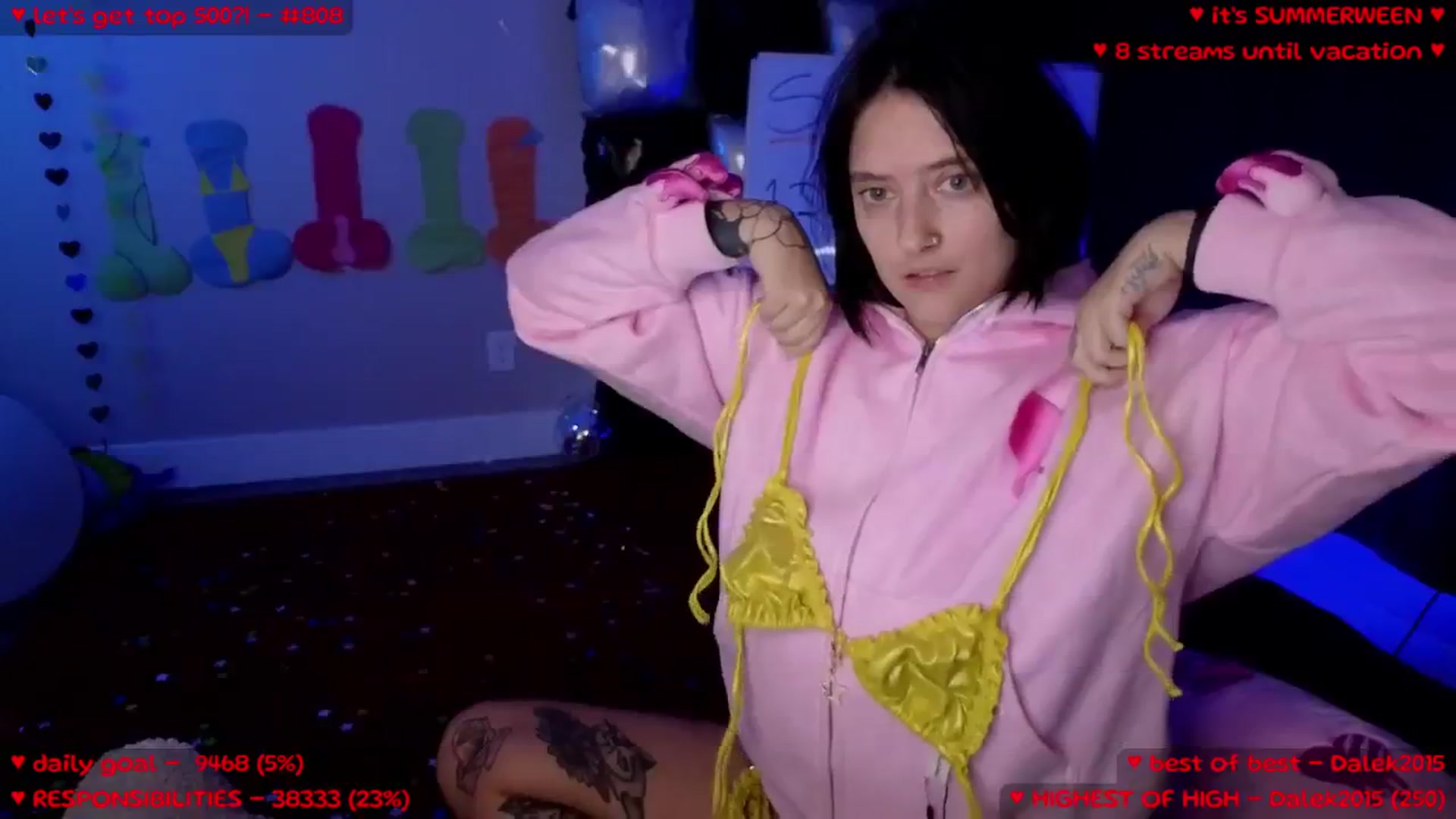 Gallery image thumbnail from MollyMeowz's myfreecams stream on, 08/07/2025, 01:31 image 10 of 20