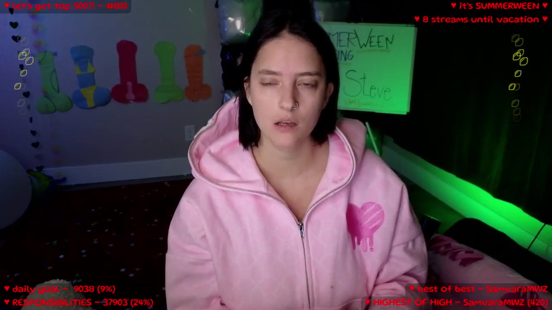 Gallery image thumbnail from MollyMeowz's myfreecams stream on, 08/07/2025, 03:00 image 4 of 20