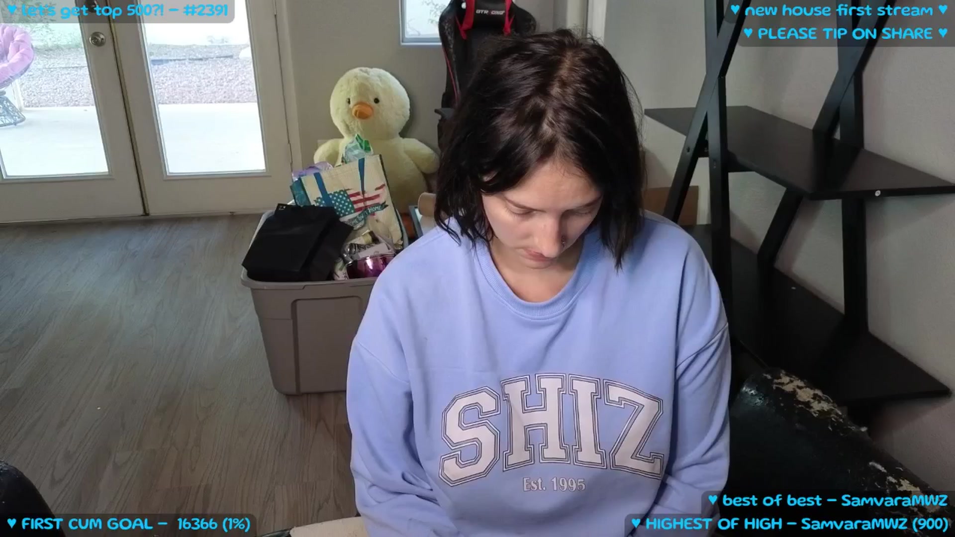 Gallery image thumbnail from MollyMeowz's myfreecams stream on, 09/06/2025, 02:03 image 14 of 20