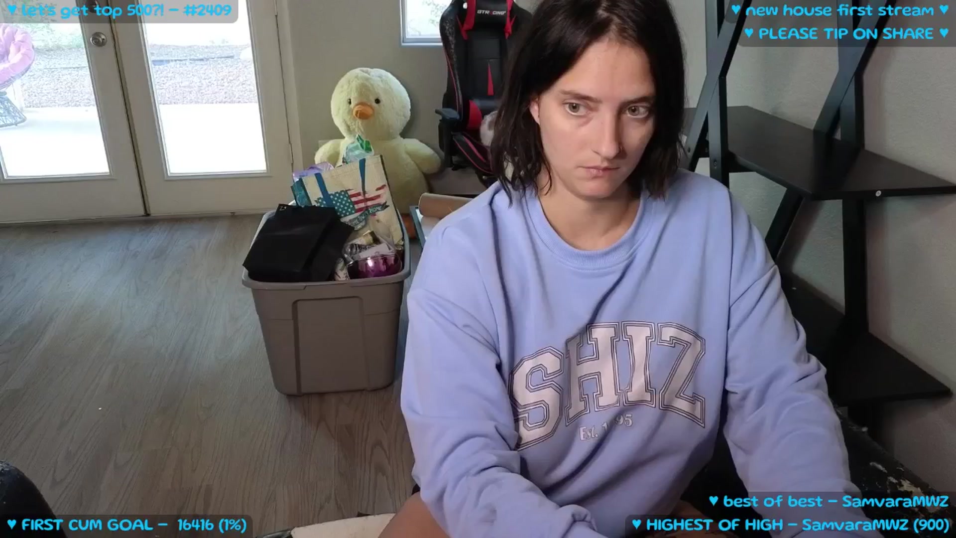 Gallery image thumbnail from MollyMeowz's myfreecams stream on, 09/06/2025, 02:03 image 10 of 20
