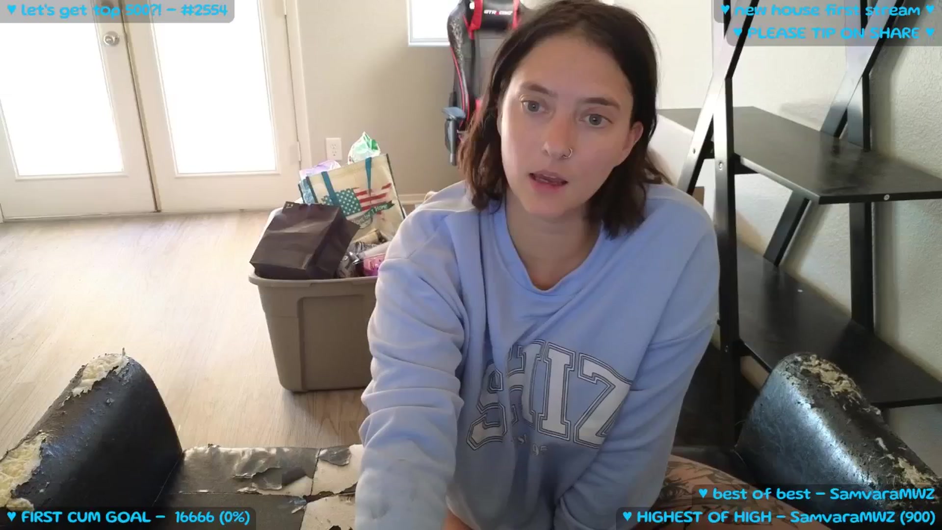 Gallery image thumbnail from MollyMeowz's myfreecams stream on, 09/06/2025, 02:03 image 2 of 20