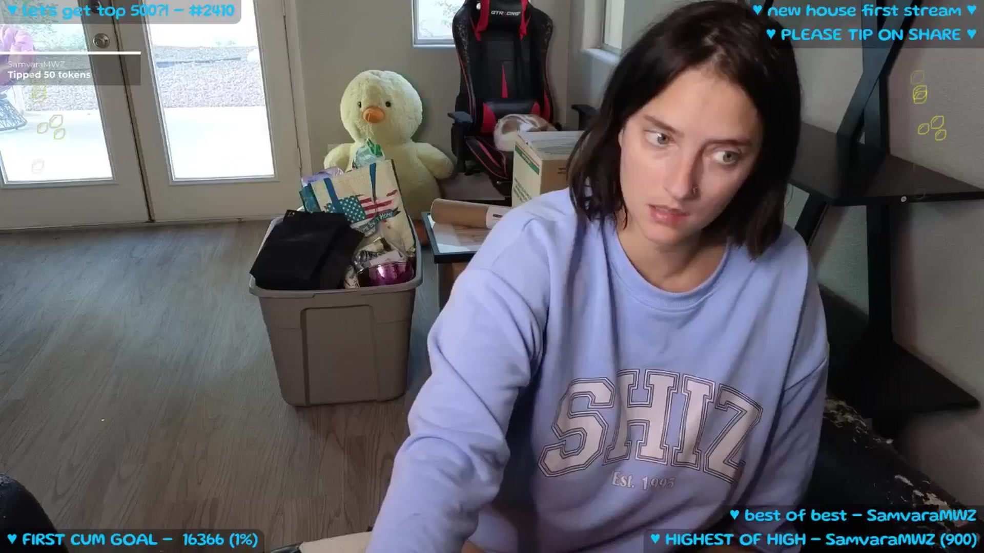 Gallery image thumbnail from MollyMeowz's myfreecams stream on, 09/06/2025, 02:03 image 11 of 20