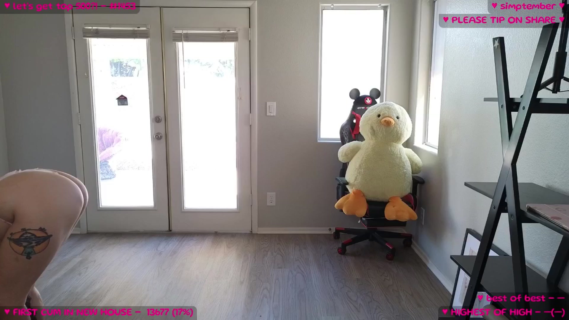 Gallery image thumbnail from MollyMeowz's myfreecams stream on, 09/06/2025, 18:17 image 13 of 20