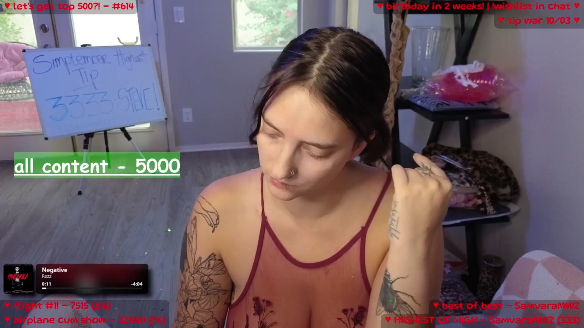 Gallery image thumbnail from MollyMeowz's myfreecams stream on, 09/27/2025, 04:15 image 3 of 20