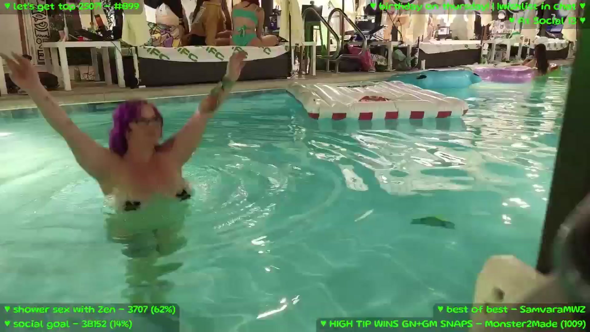 Gallery image thumbnail from MollyMeowz's myfreecams stream on, 10/07/2025, 06:41 image 1 of 20