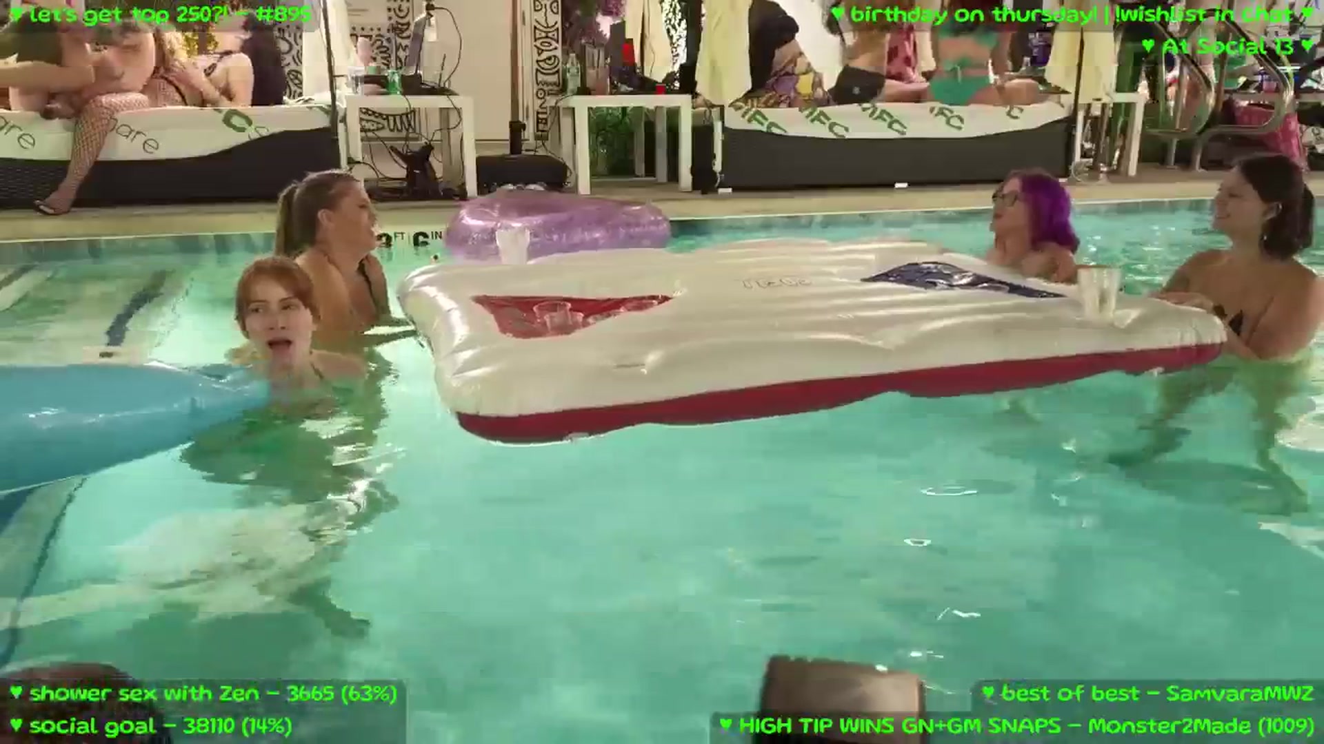 Gallery image thumbnail from MollyMeowz's myfreecams stream on, 10/07/2025, 06:41 image 13 of 20