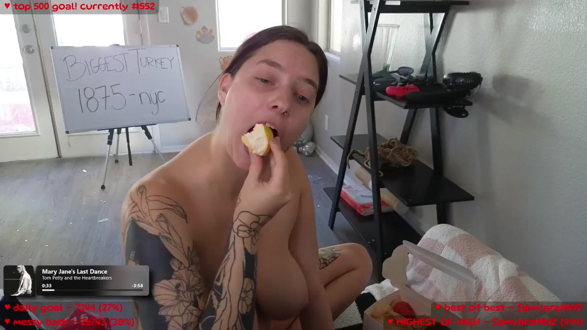 Gallery image thumbnail from MollyMeowz's myfreecams stream on, 11/08/2025, 22:17 image 15 of 20