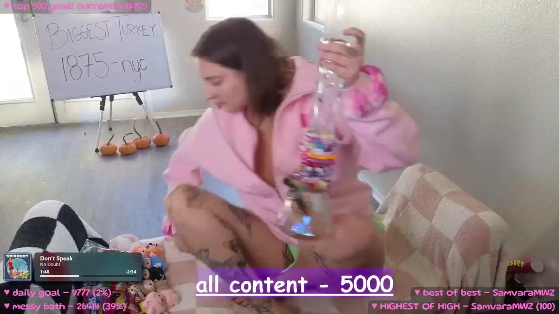 Gallery image thumbnail from MollyMeowz's myfreecams stream on, 11/10/2025, 23:53 image 6 of 20