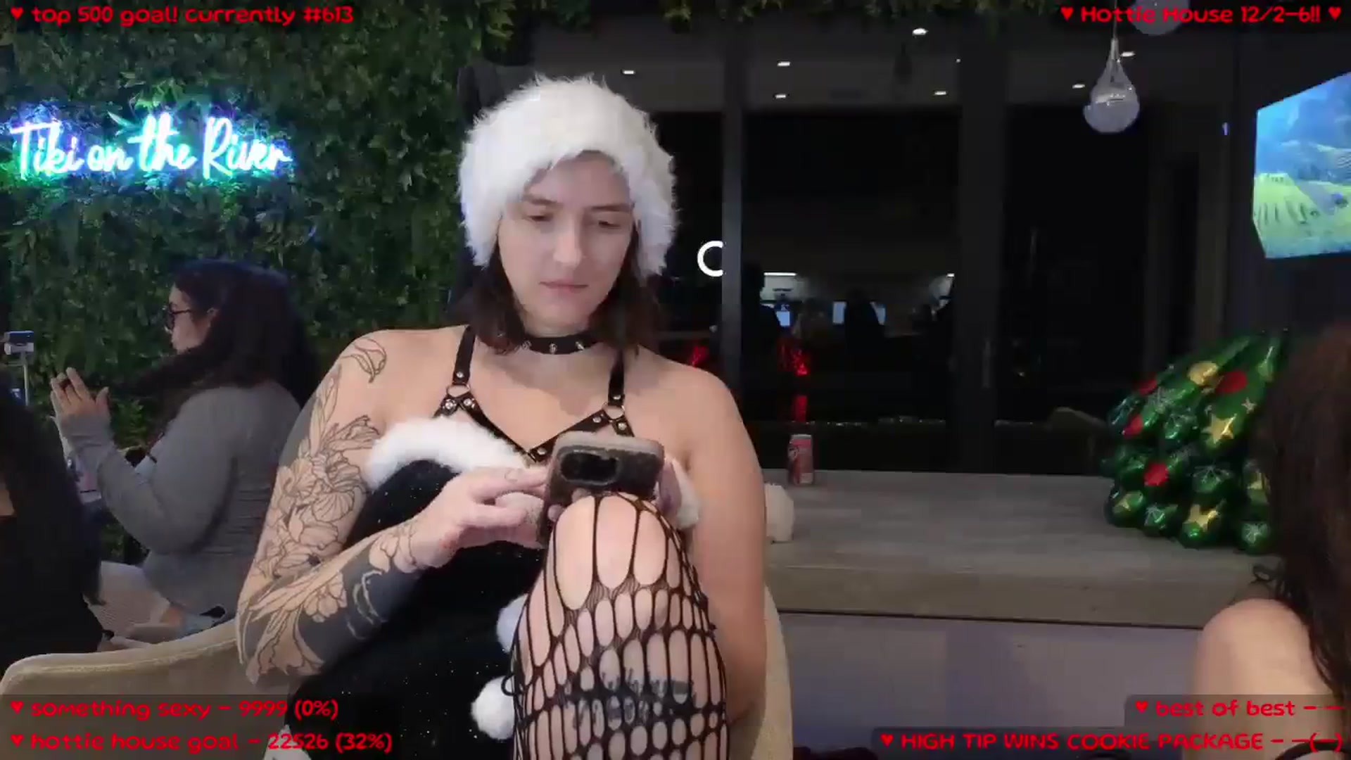 Gallery image thumbnail from MollyMeowz's myfreecams stream on, 12/06/2025, 01:56 image 20 of 20