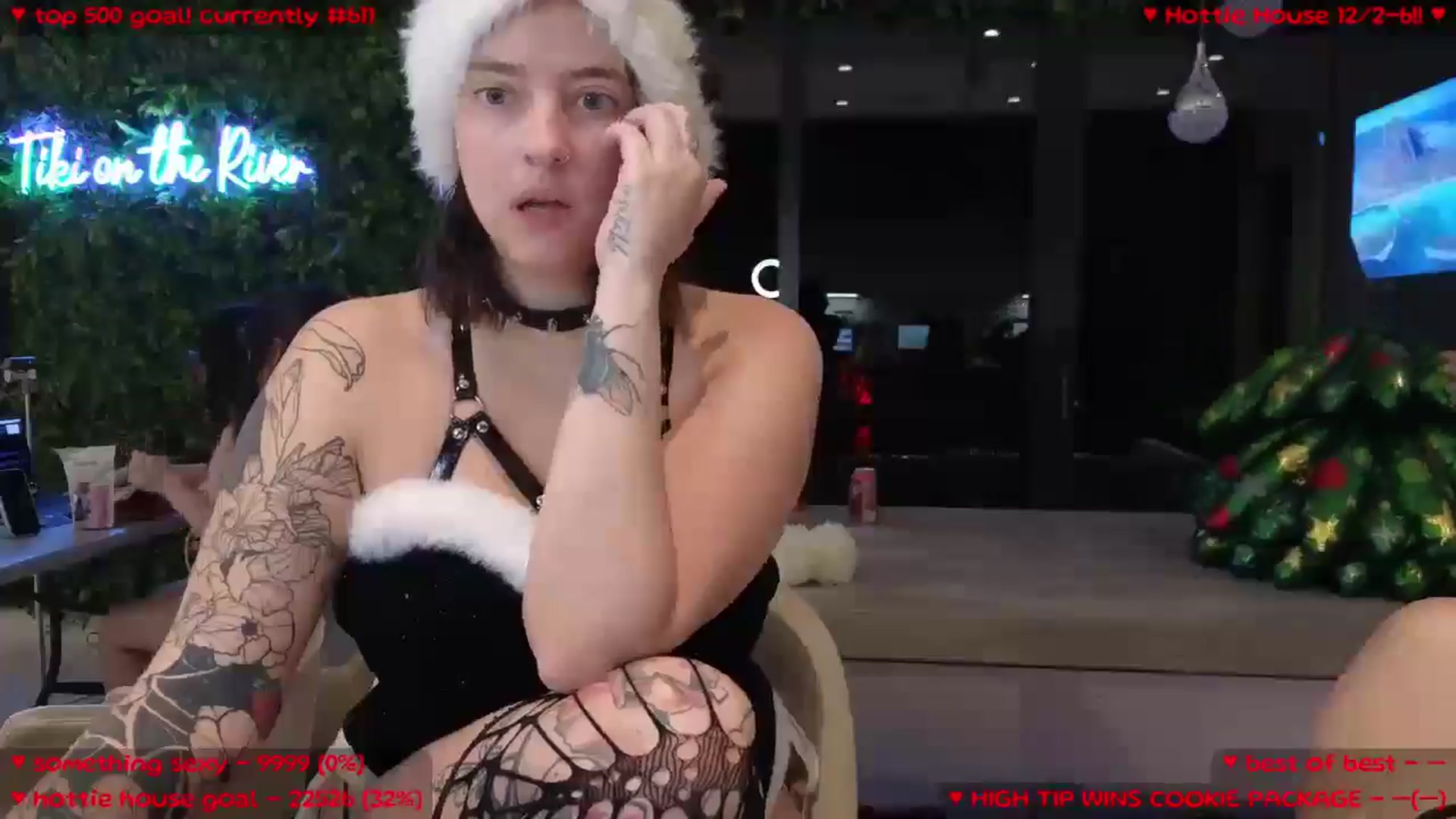 Gallery image thumbnail from MollyMeowz's myfreecams stream on, 12/06/2025, 01:56 image 14 of 20