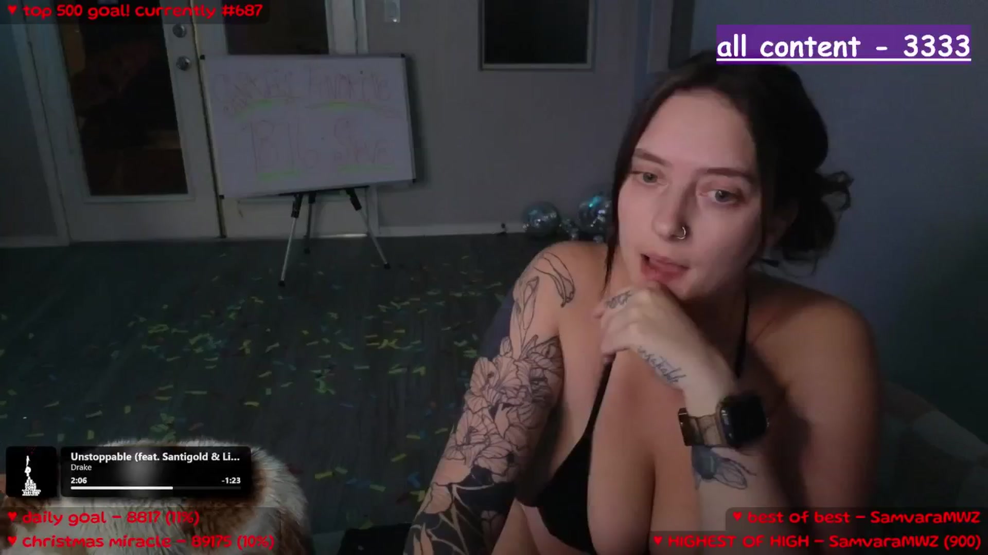 Gallery image thumbnail from MollyMeowz's myfreecams stream on, 12/19/2025, 02:32 image 10 of 20