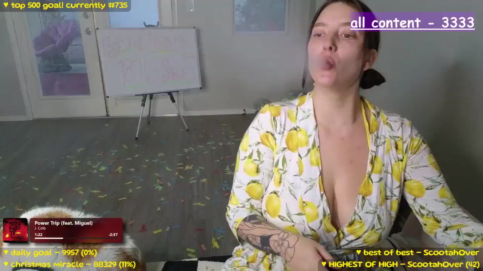 Gallery image thumbnail from MollyMeowz's myfreecams stream on, 12/21/2025, 01:18 image 8 of 20