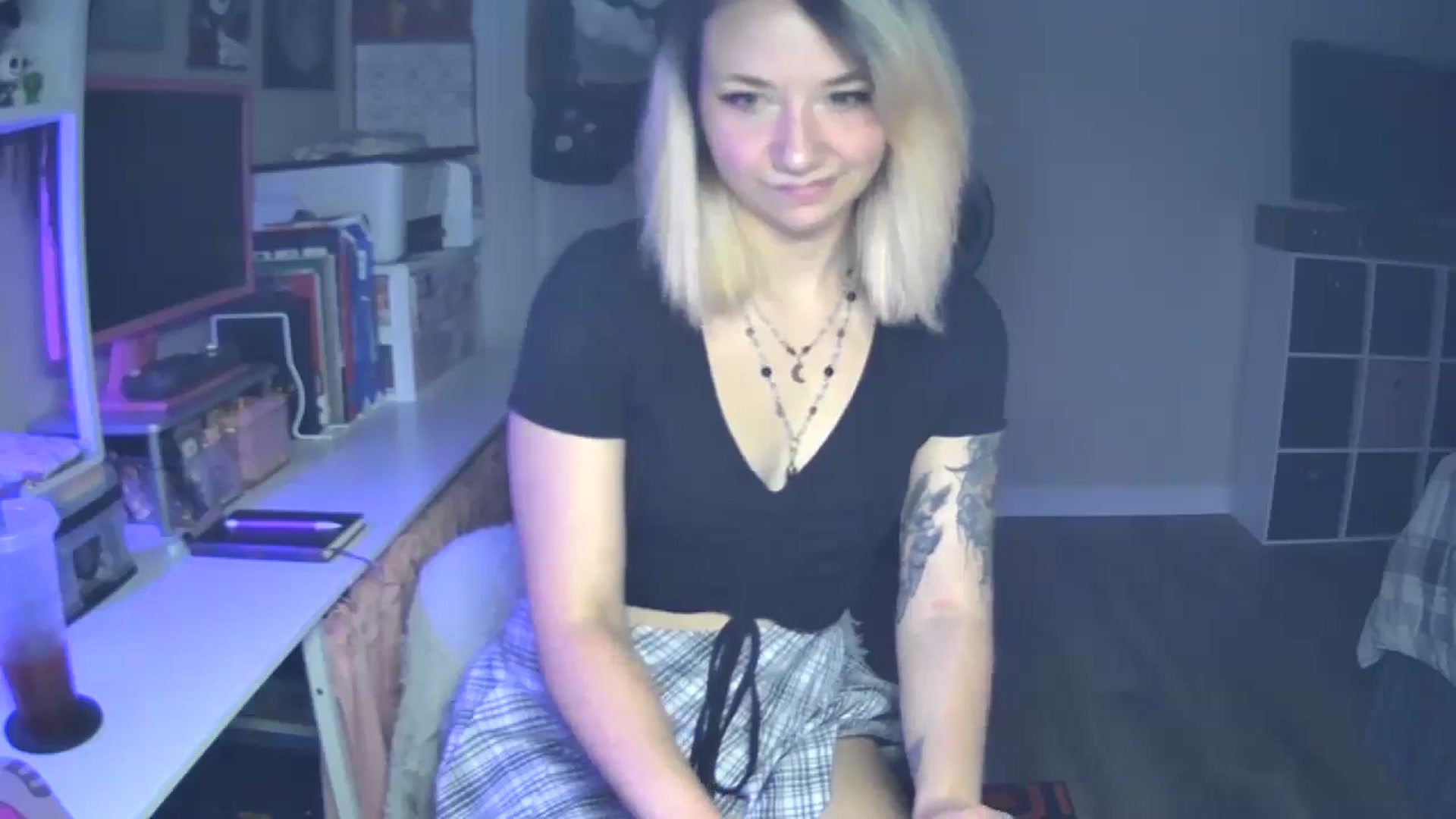 Gallery image thumbnail from MollyOctober's myfreecams stream on, 07/13/2024, 23:51 image 14 of 20