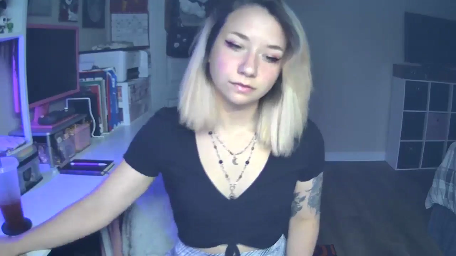 Gallery image thumbnail from MollyOctober's myfreecams stream on, 07/13/2024, 23:51 image 3 of 20