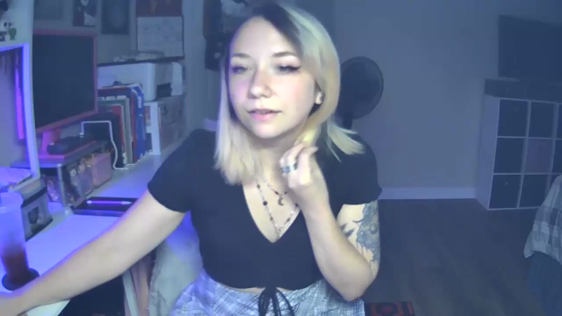 Gallery image thumbnail from MollyOctober's myfreecams stream on, 07/13/2024, 23:51 image 11 of 20