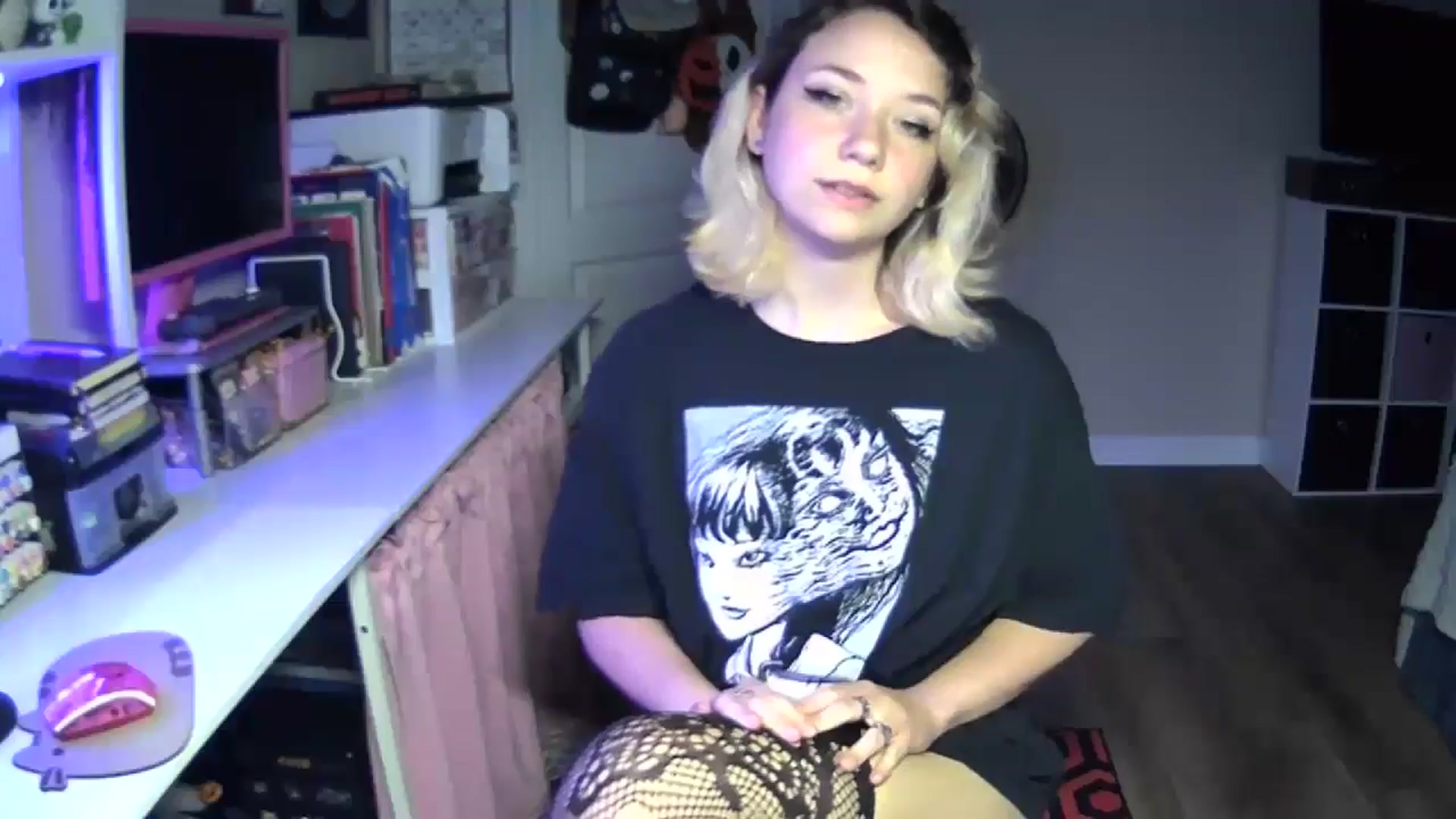Gallery image thumbnail from MollyOctober's myfreecams stream on, 07/17/2024, 01:50 image 2 of 20