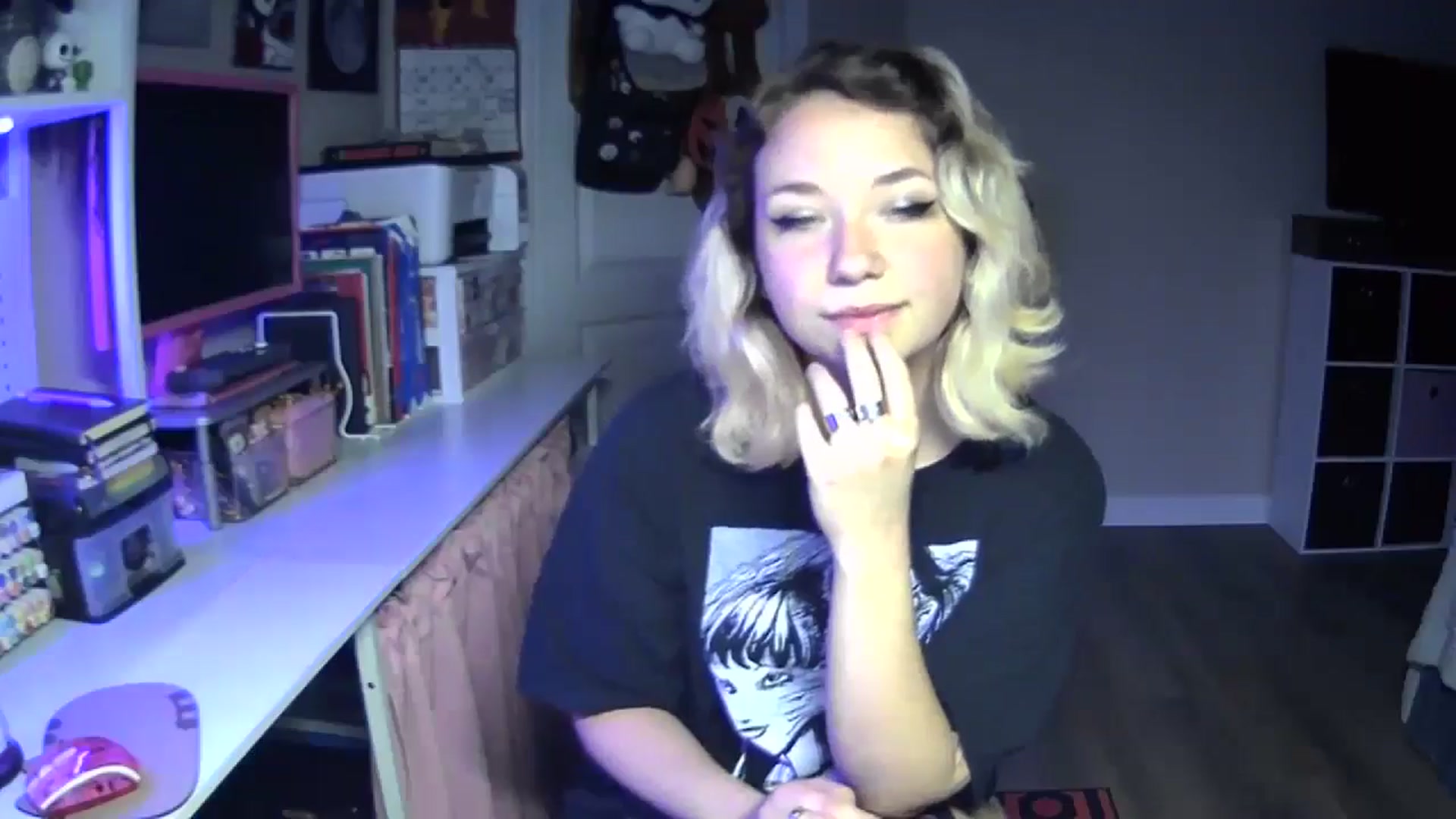 Gallery image thumbnail from MollyOctober's myfreecams stream on, 07/17/2024, 01:50 image 4 of 20